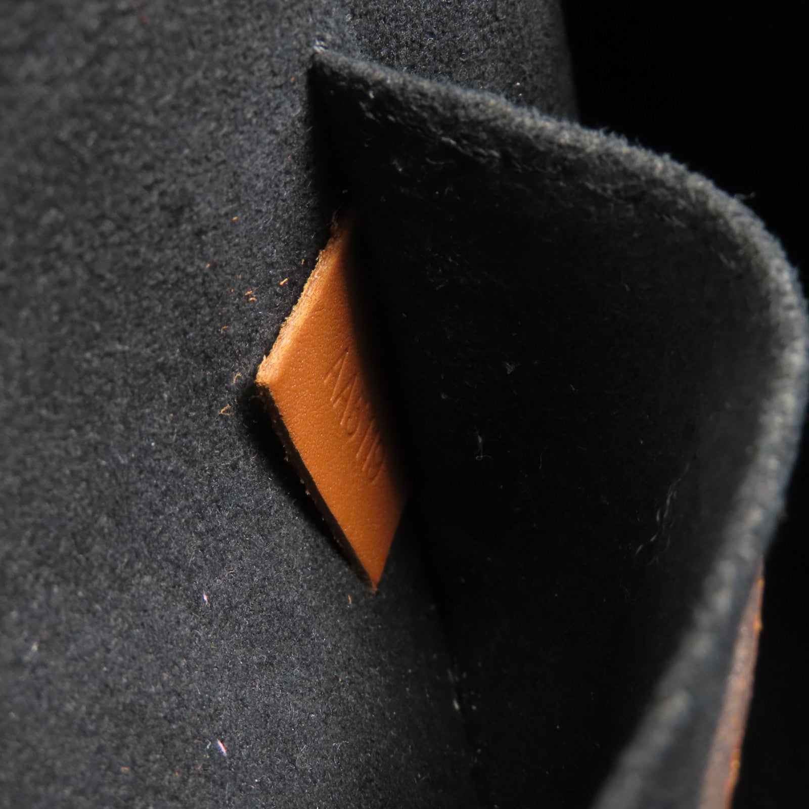 LOUIS VUITTON Monogram Reverse Mini Dauphine肩背袋棕色