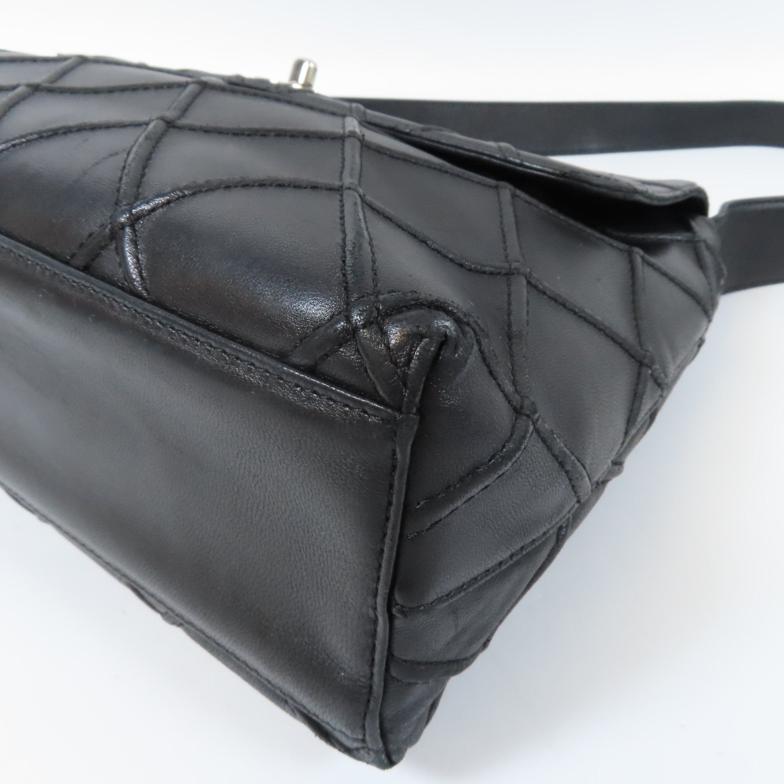 CHANEL 【激減優惠】菱格牛皮皮革Shoulder Bag銀扣肩背袋黑色