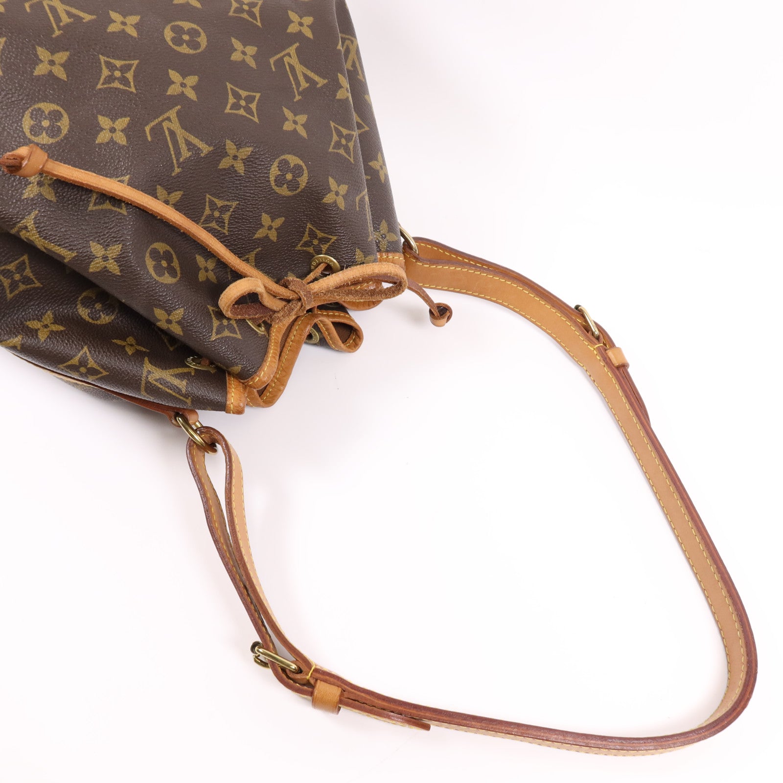 LOUIS VUITTON Monogram Petit Noe金扣肩背袋