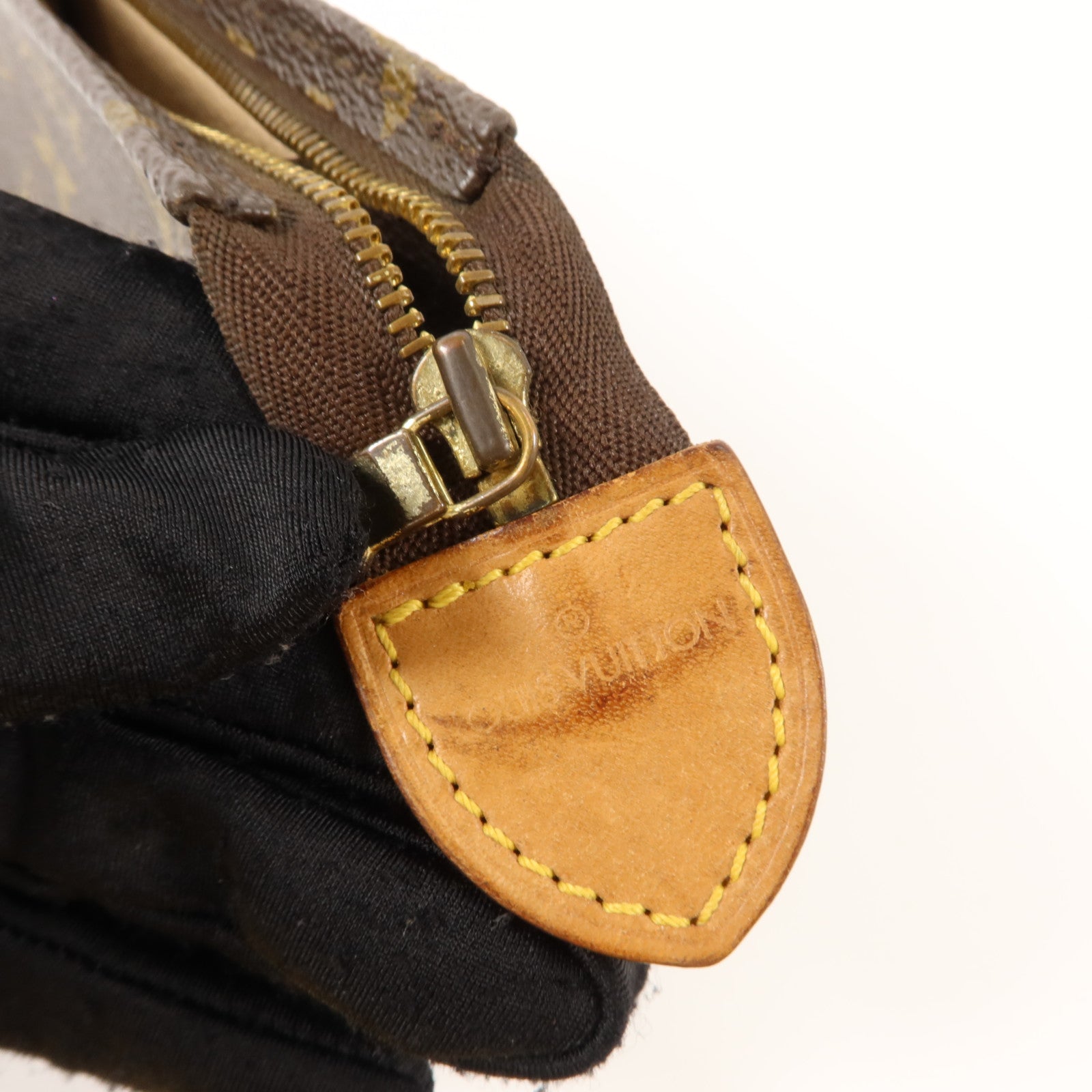 LOUIS VUITTON Monogram Toiletry Pouch 15小袋