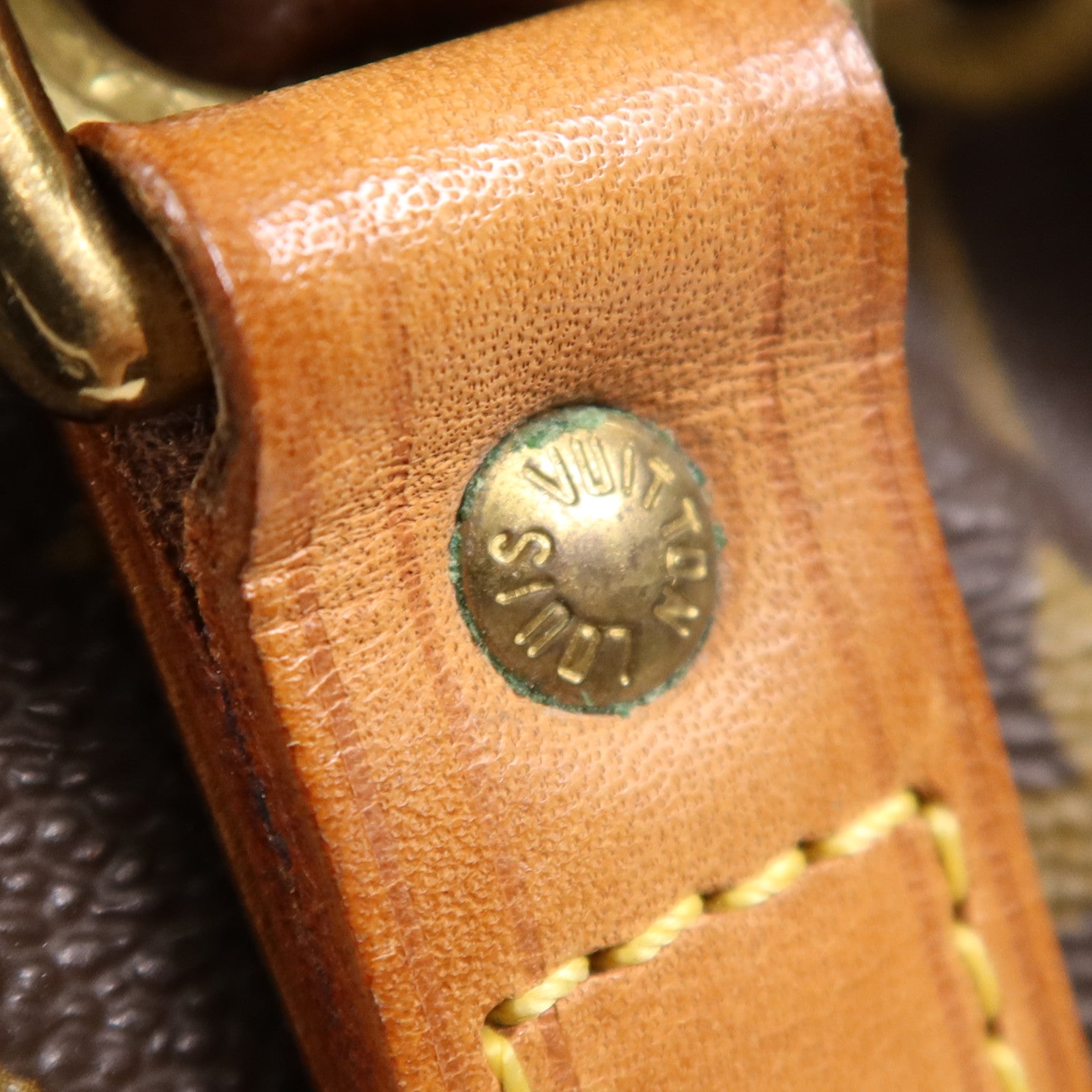 LOUIS VUITTON Monogram Petit Noe金扣肩背袋