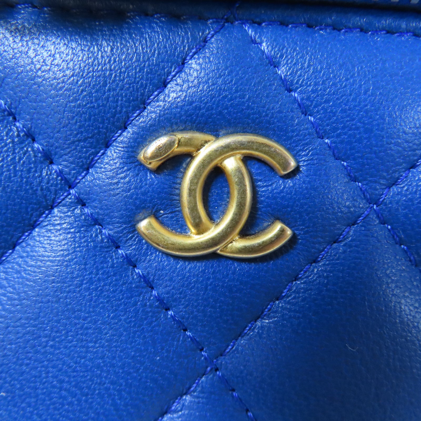 CHANEL 【激減優惠】菱格羊皮皮革Vanity Case金扣鏈帶肩背袋藍色