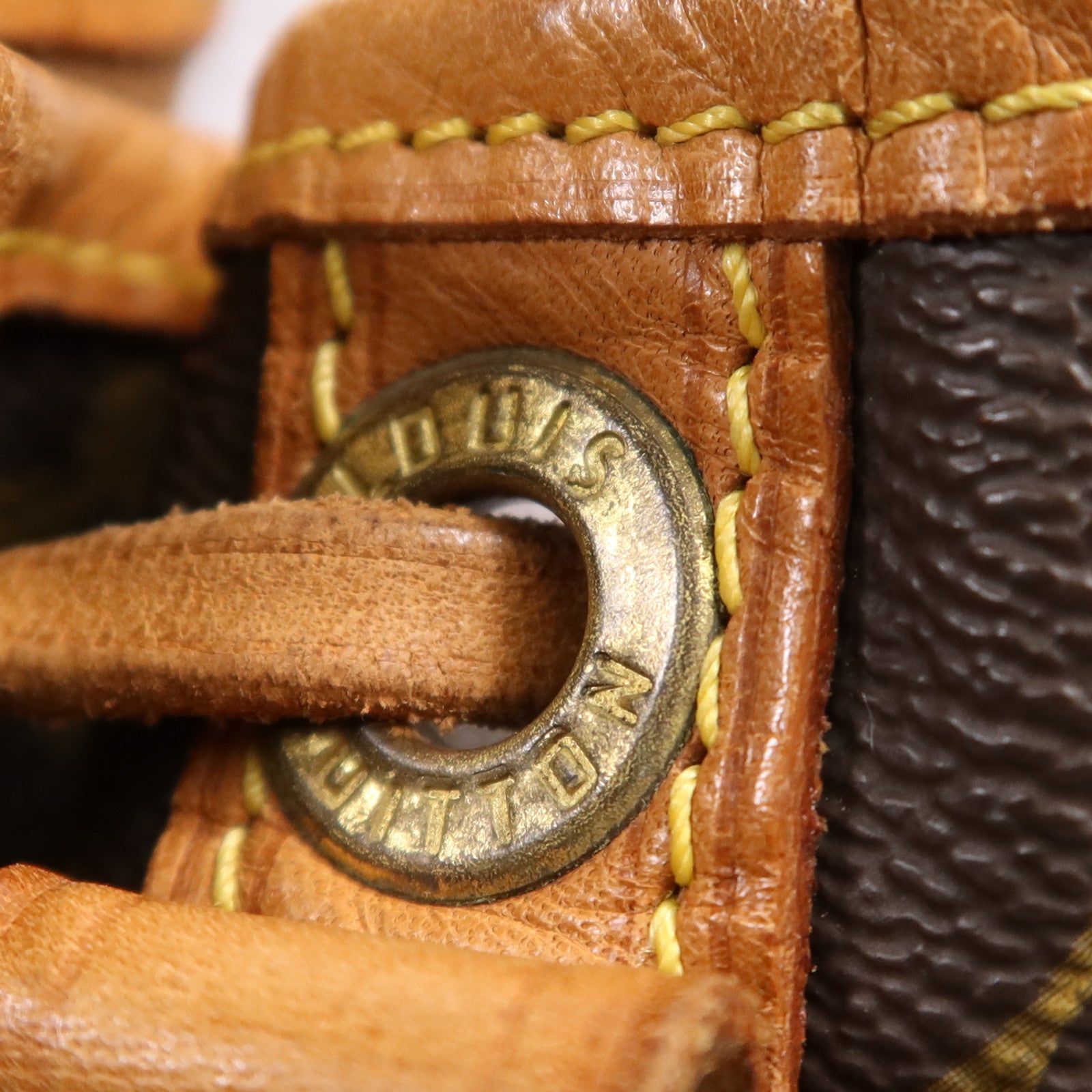 LOUIS VUITTON Monogram Petit Noe金扣肩背袋