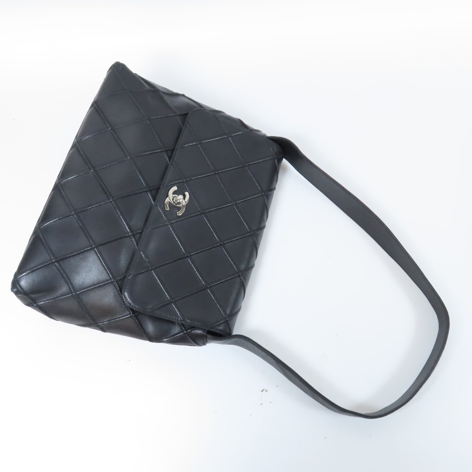 CHANEL 【激減優惠】菱格牛皮皮革Shoulder Bag銀扣肩背袋黑色