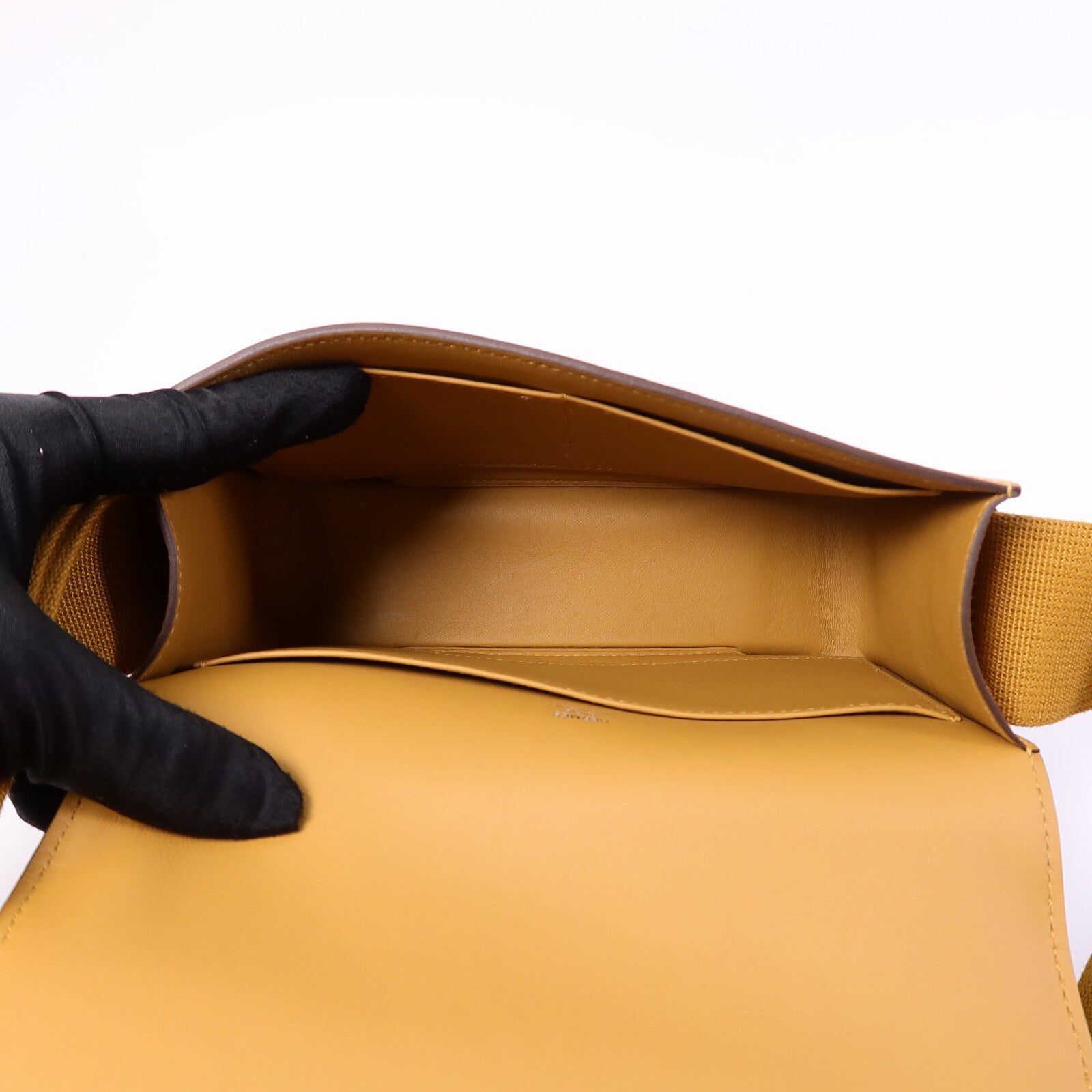 HERMES Chevre皮革Geta肩背袋Caramel