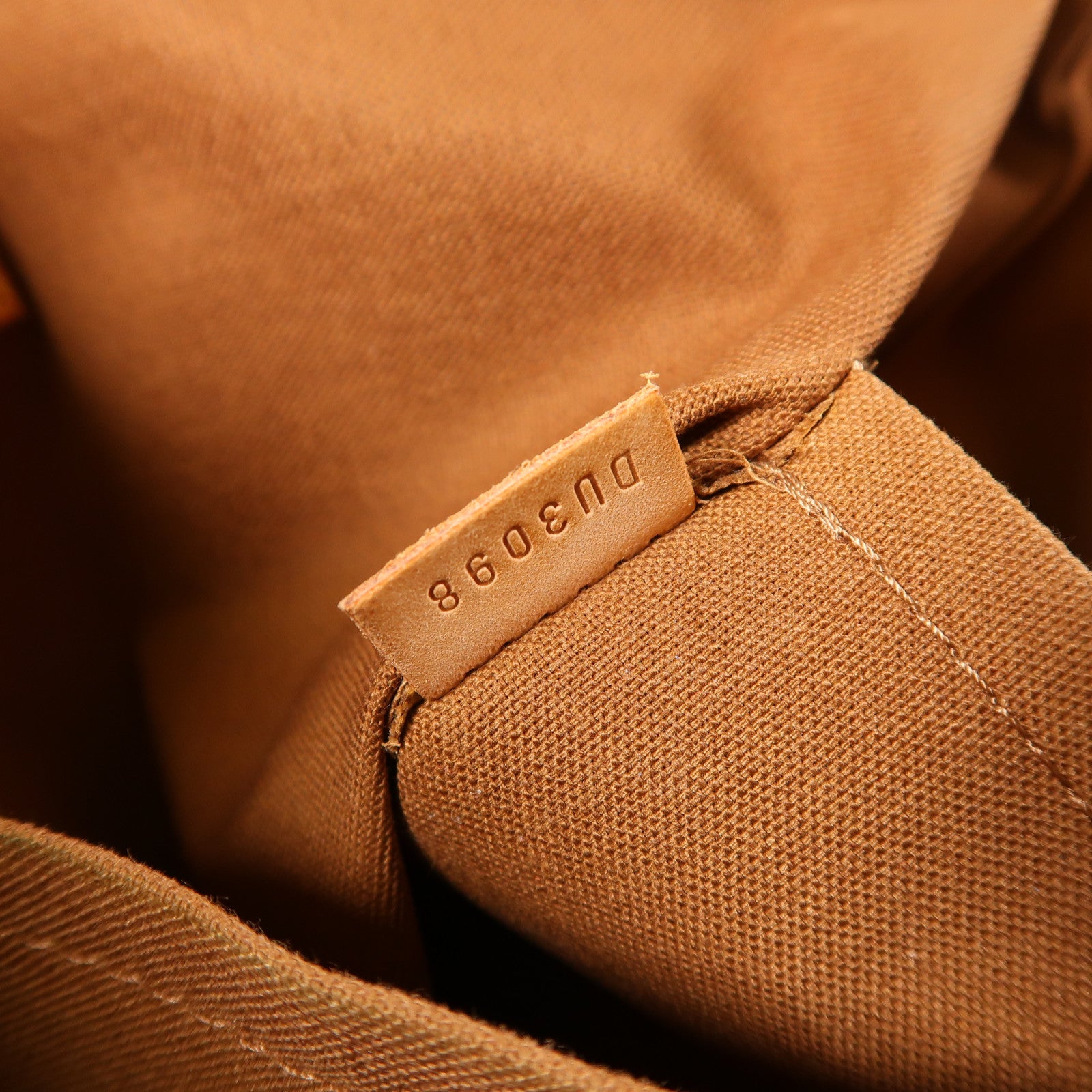 LOUIS VUITTON Monogram Cabas Beaubourg金扣肩背袋