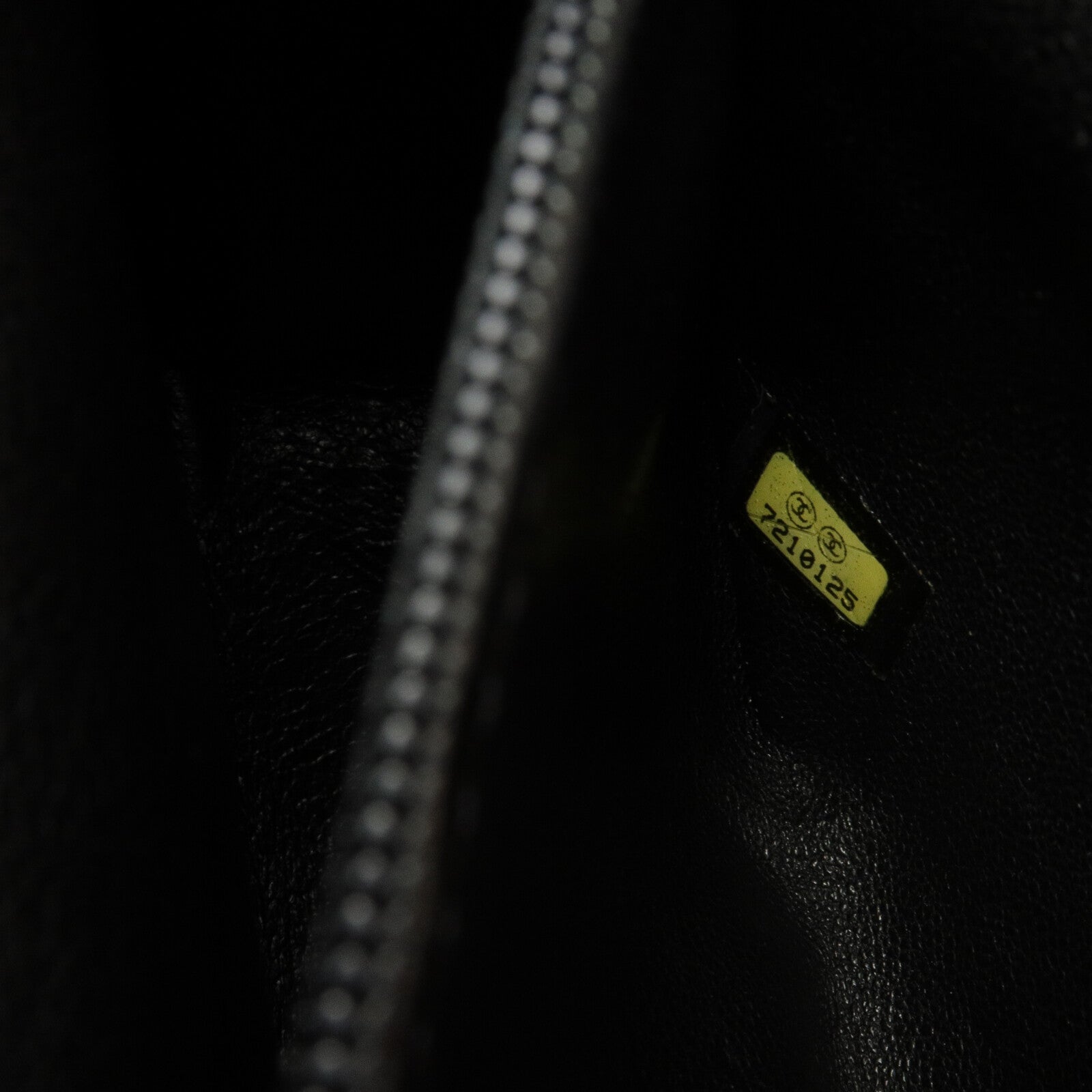 CHANEL 牛皮皮革Mademoiselle Jacket Bag鏈帶肩背袋
