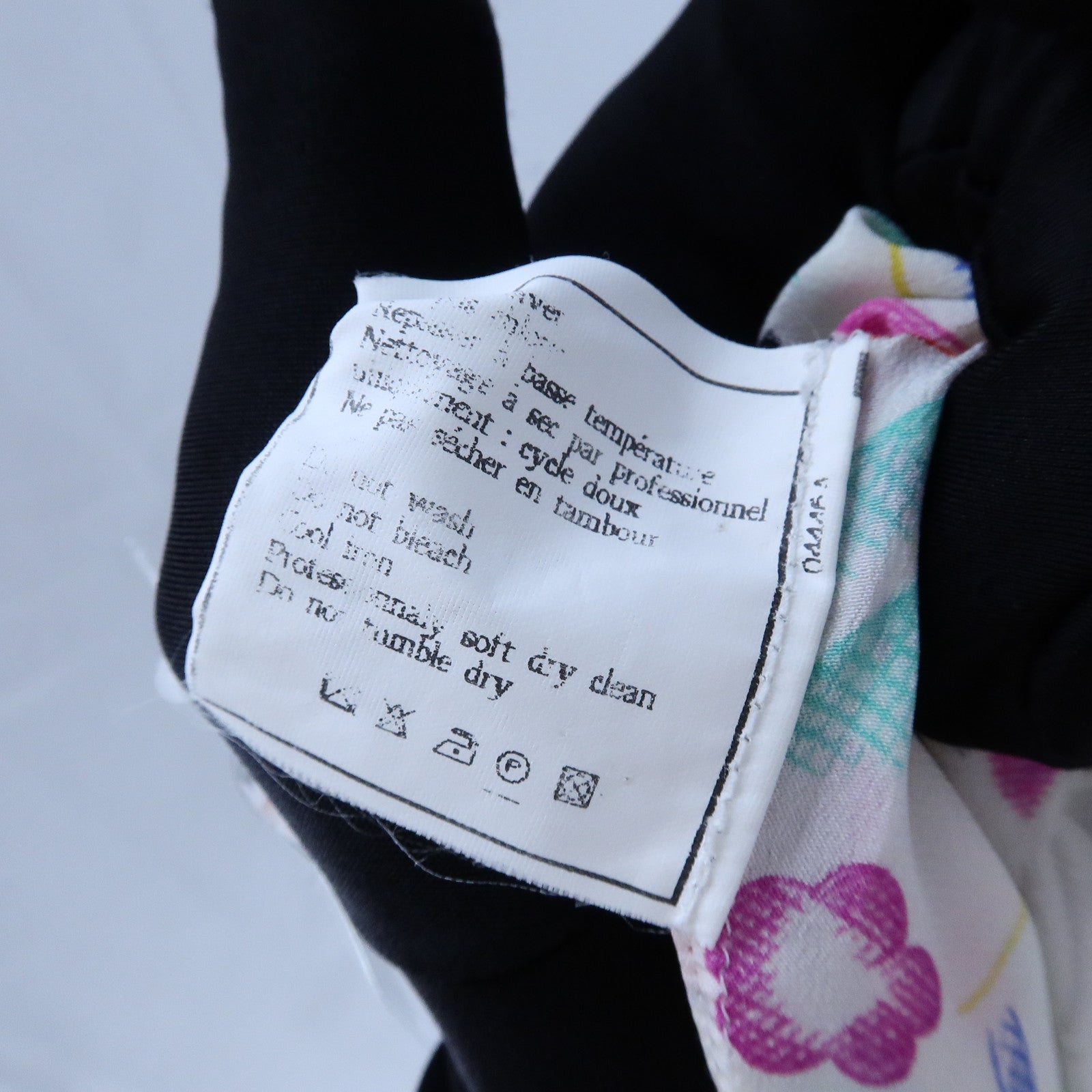 CHANEL Silk Camellia Print Blouse上衣
