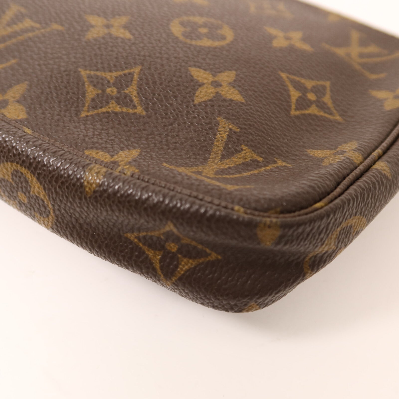LOUIS VUITTON Monogram Pochette Accessoires金扣手挽袋