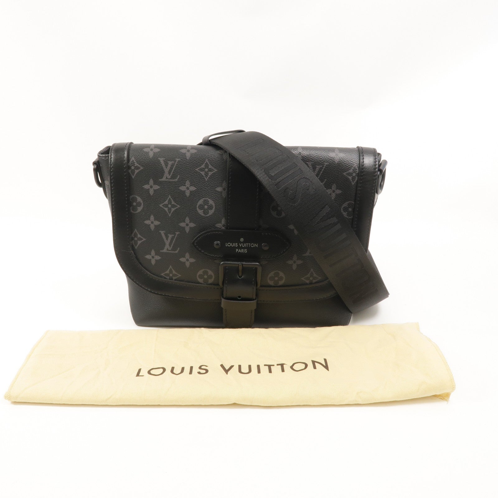 LOUIS VUITTON Monogram Eclipse Saumur Messenger肩背袋