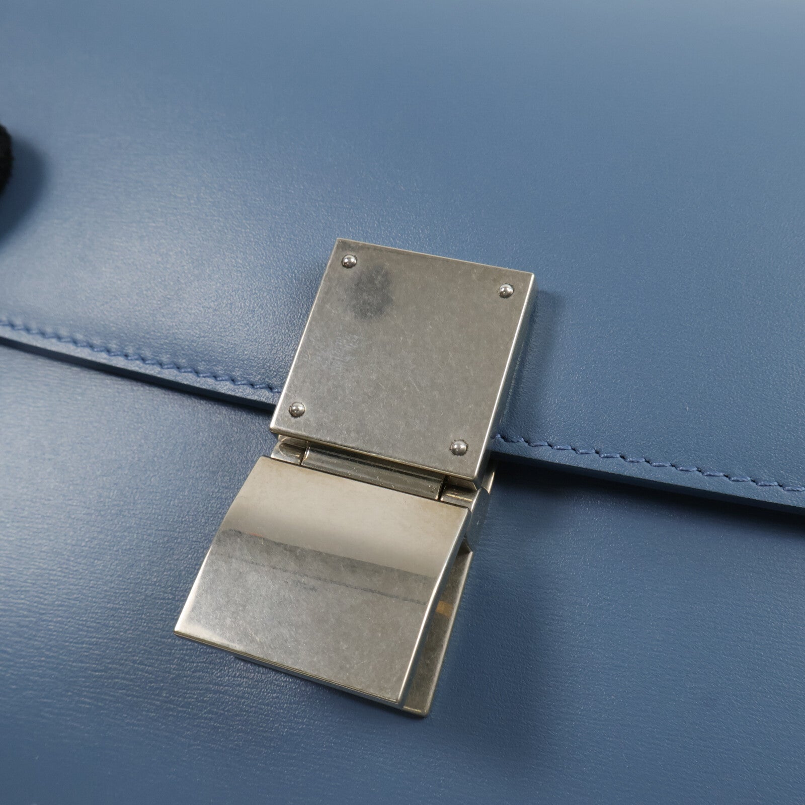CELINE 牛皮皮革Classic Box medium肩背袋