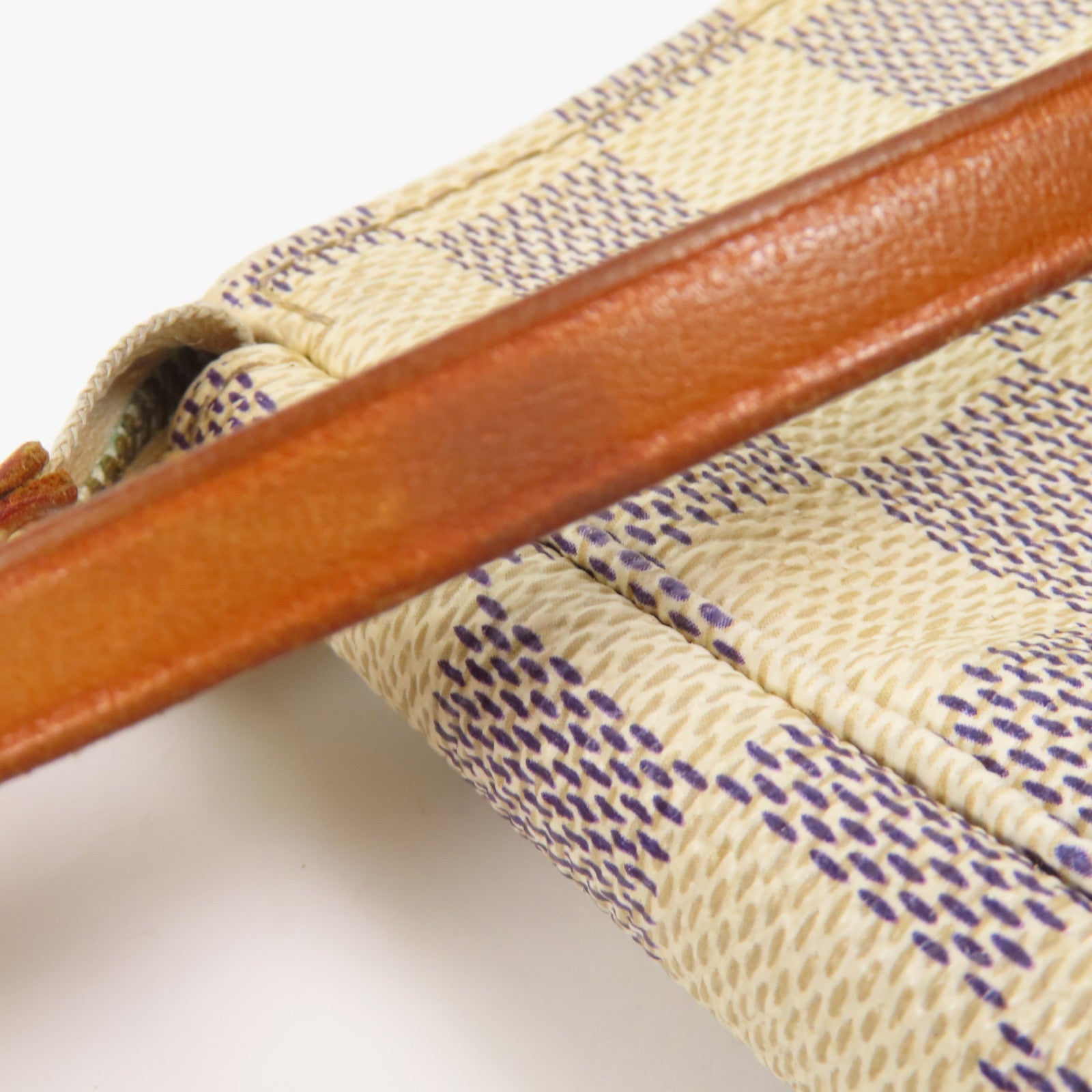 LOUIS VUITTON Damier Azur Pochette Accessories金扣手挽袋