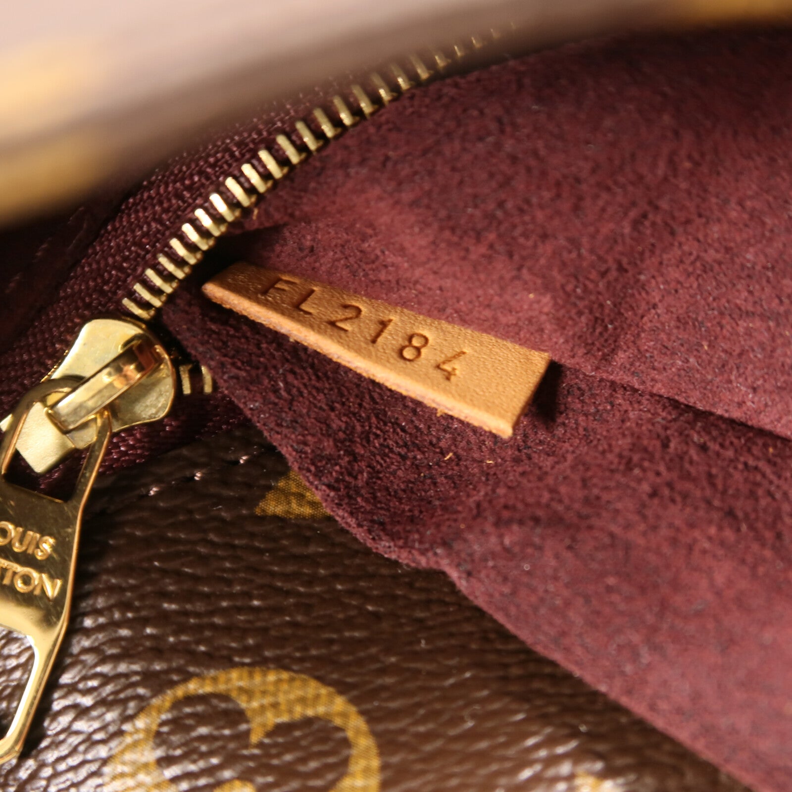 LOUIS VUITTON Monogram Voltaire金扣肩背袋
