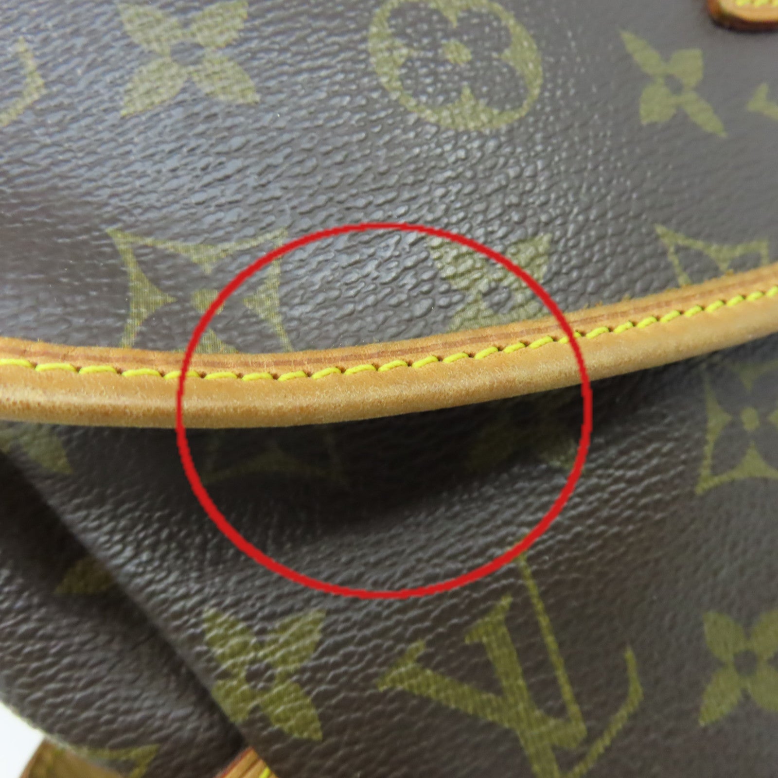 LOUIS VUITTON Monogram Saumur 30 Shoulder Bag金扣肩背袋啡色