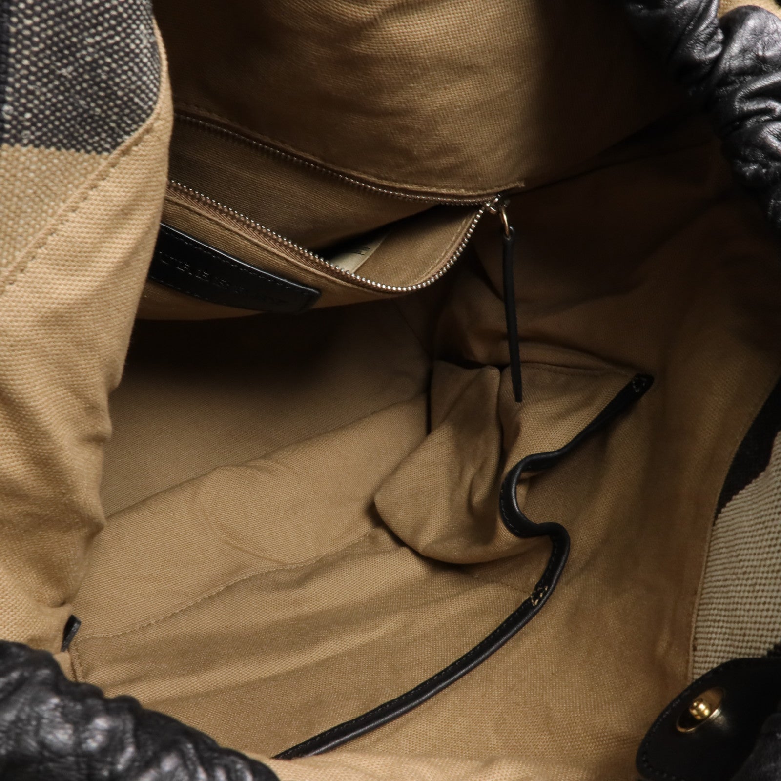 BURBERRY 牛皮皮革Ashby Leather Hobo金扣手挽肩背兩用袋