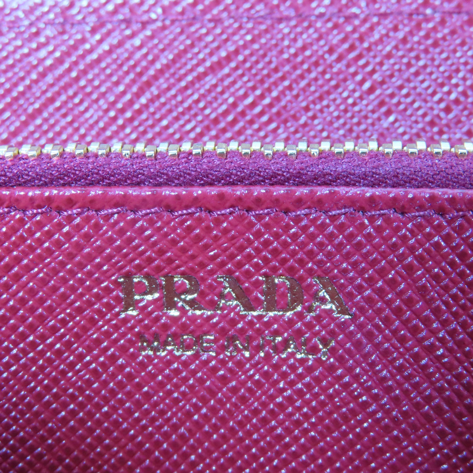 PRADA 牛皮皮革Long wallet金扣長錢包紅色