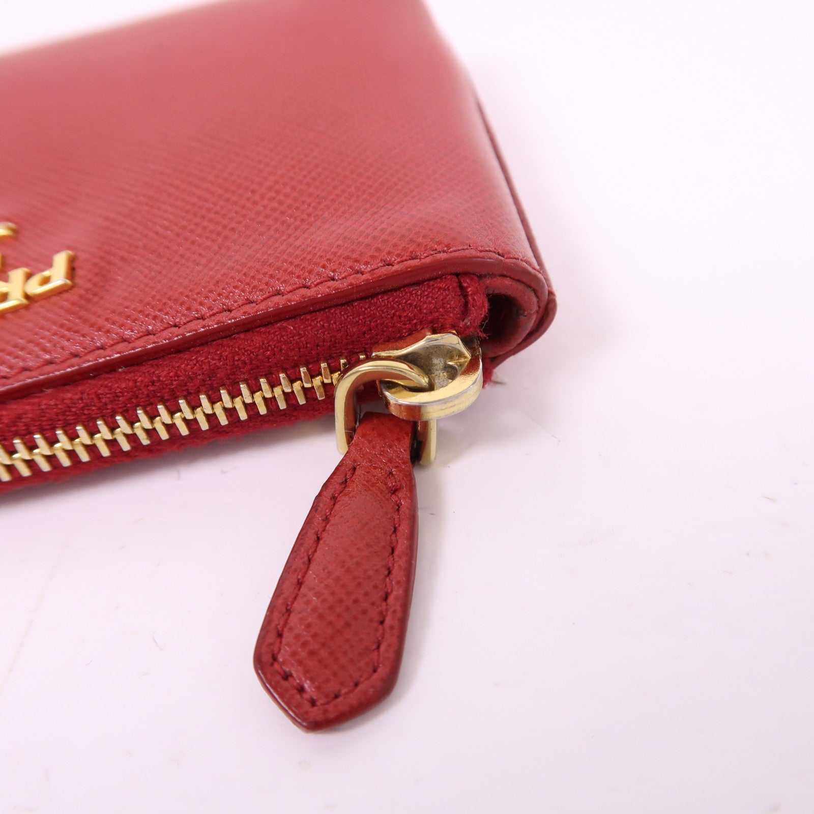 PRADA 皮革Coin Case金扣零錢包