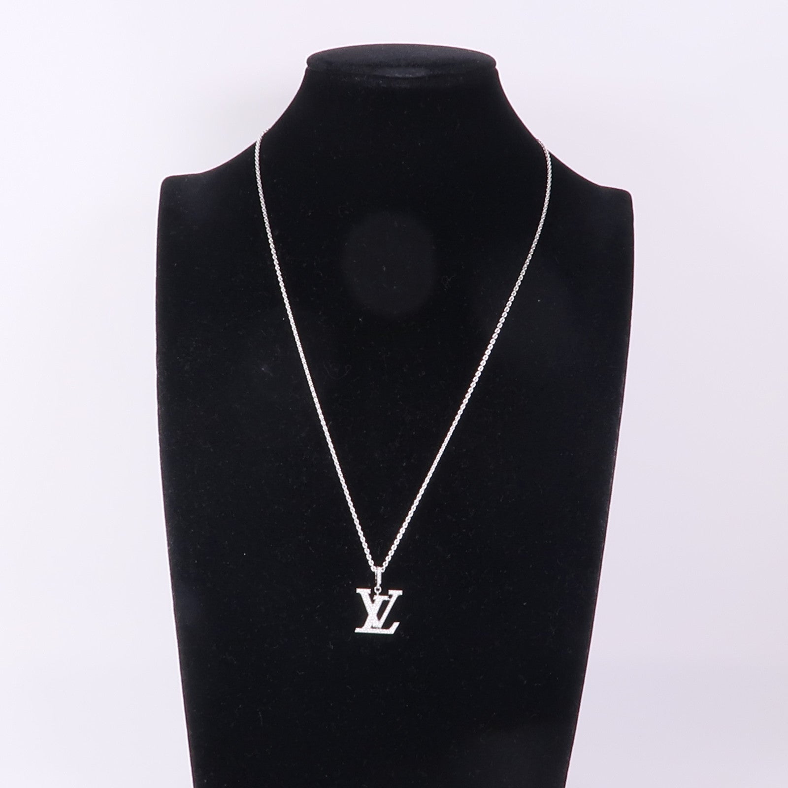 LOUIS VUITTON LV Medium Pendant Diamond Necklace Q93670 18K White Gold