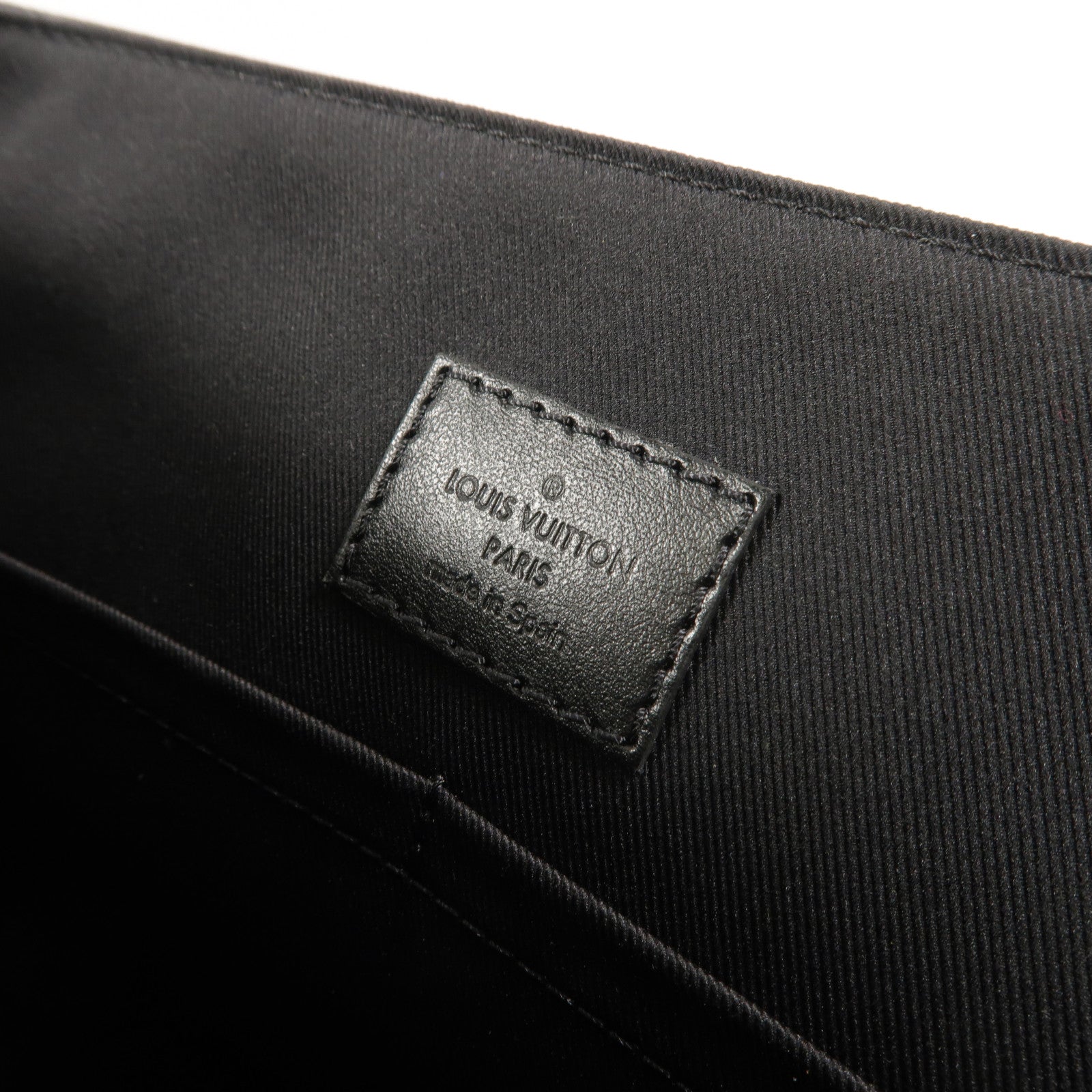 LOUIS VUITTON Monogram Eclipse Saumur Messenger肩背袋