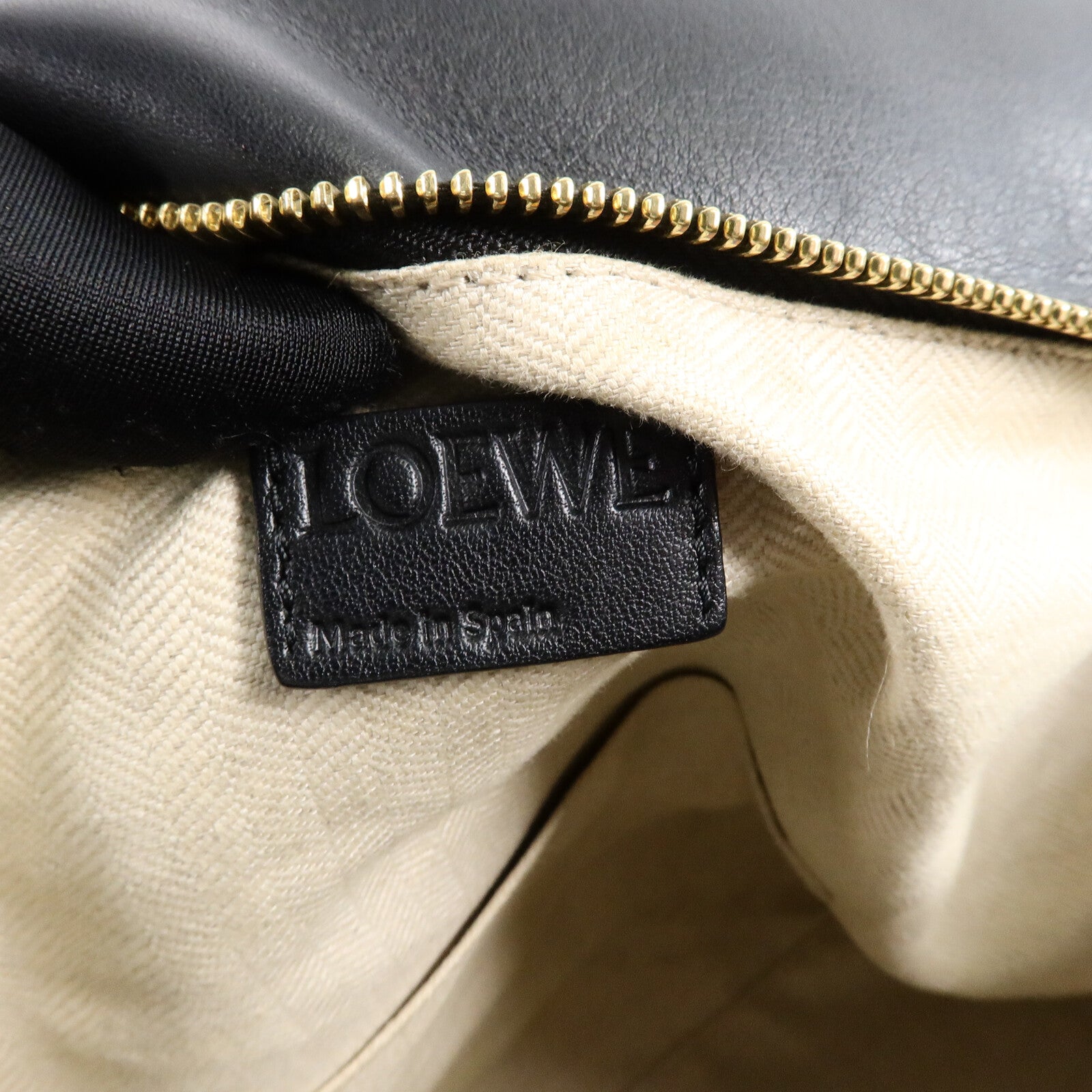 LOEWE 麂皮皮革Puzzle Medium手挽肩背兩用袋