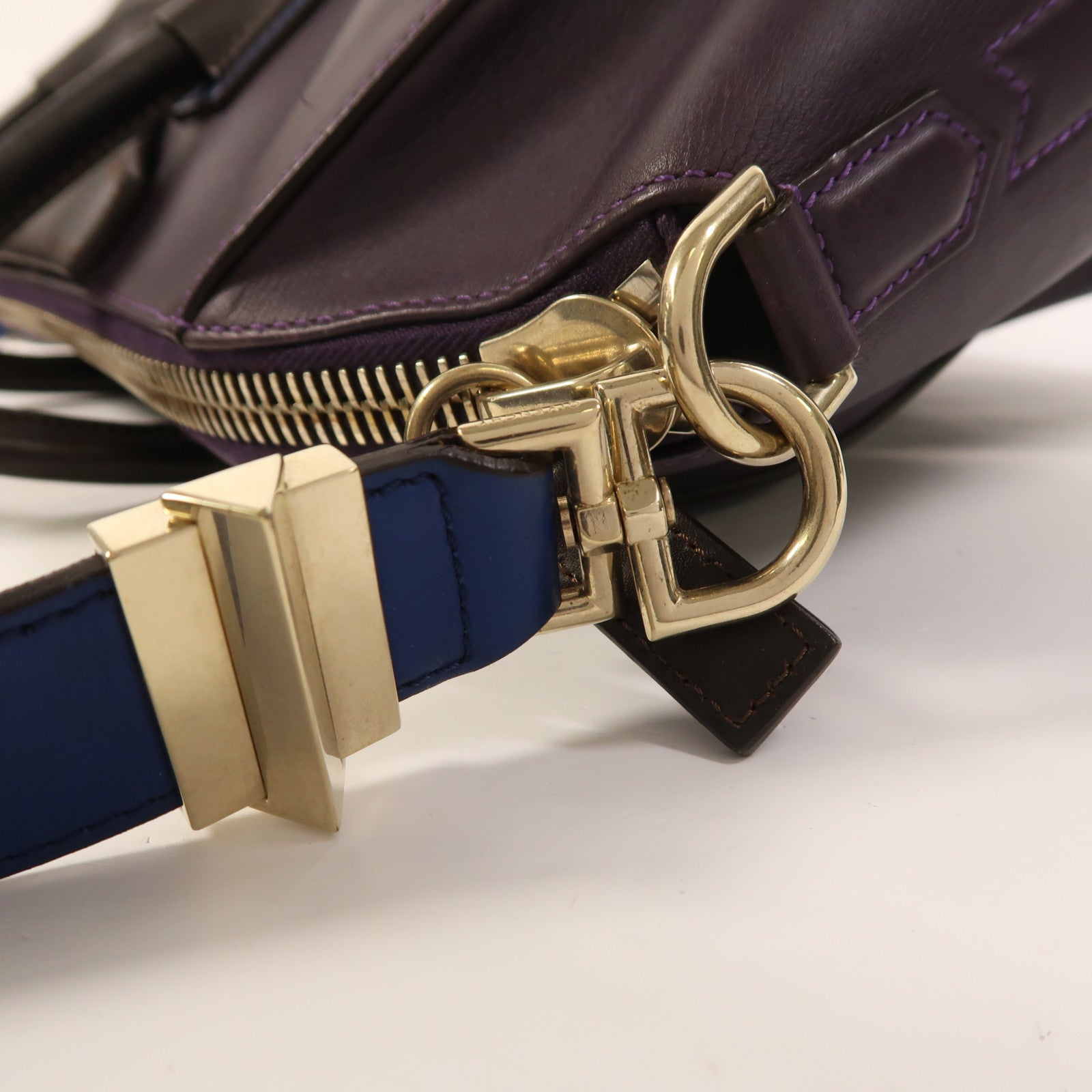 GIVENCHY 牛皮皮革Antigona Large金扣手挽肩背兩用袋