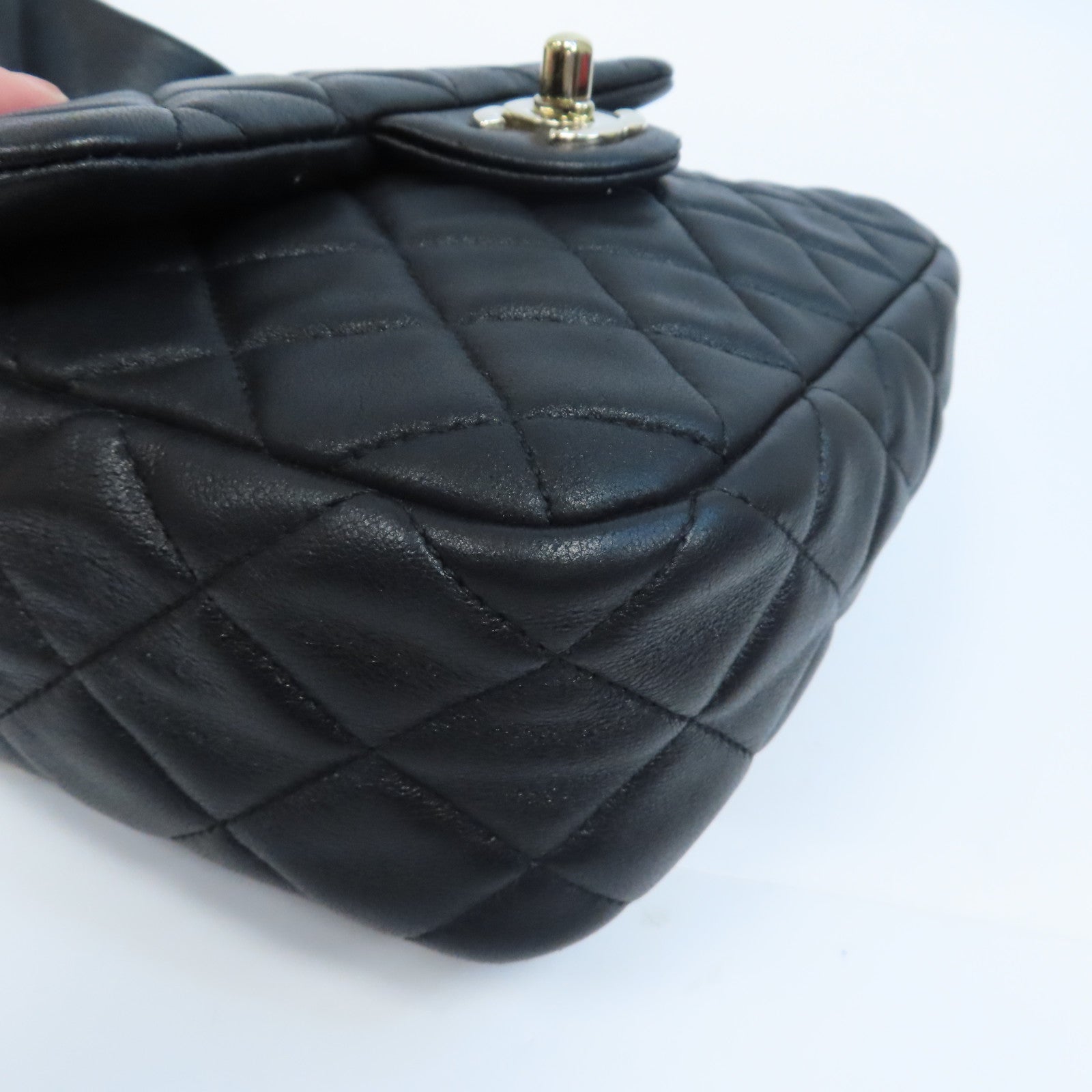 CHANEL 菱格羊皮皮革Backpack金扣鏈帶背包黑色