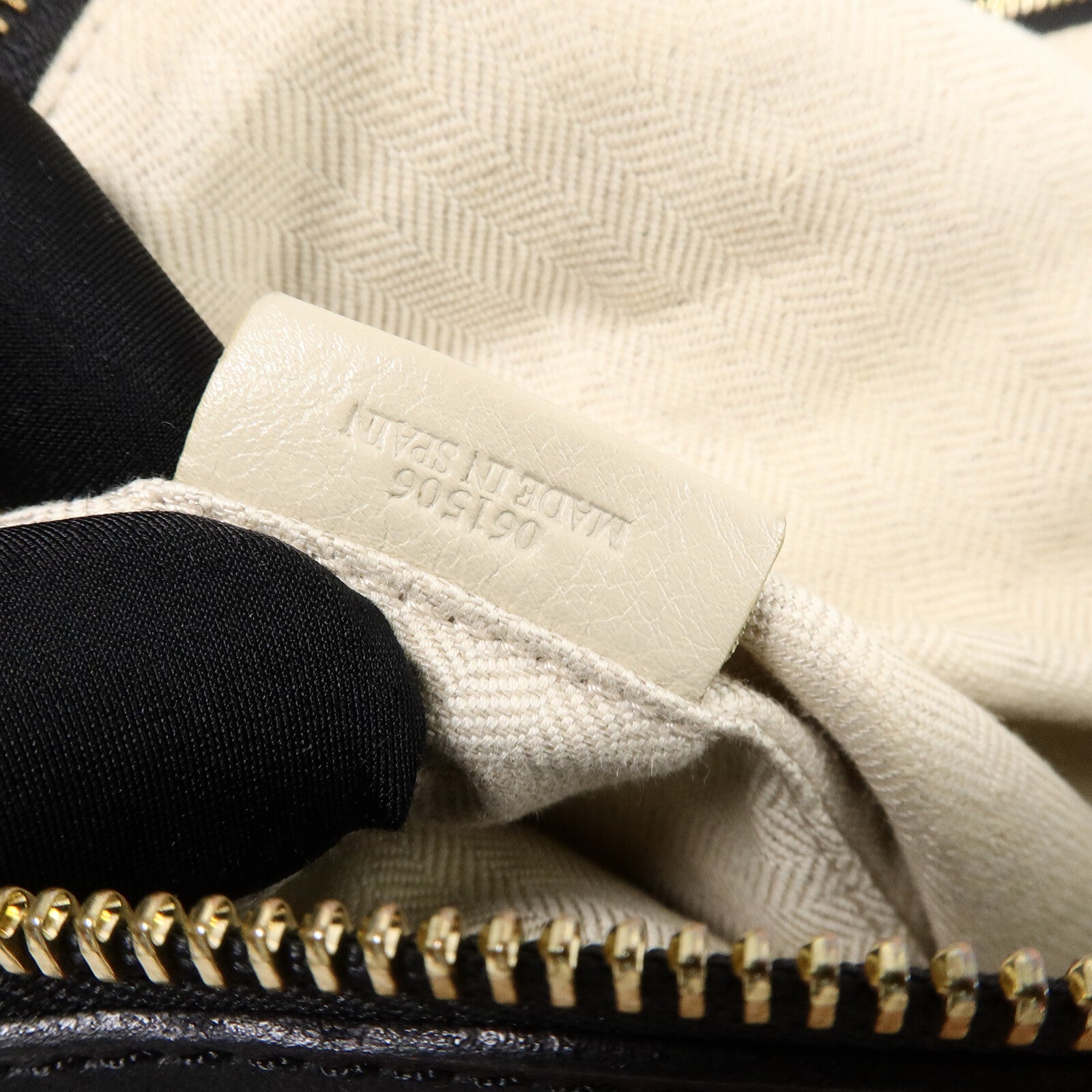 LOEWE 麂皮皮革Puzzle Medium手挽肩背兩用袋