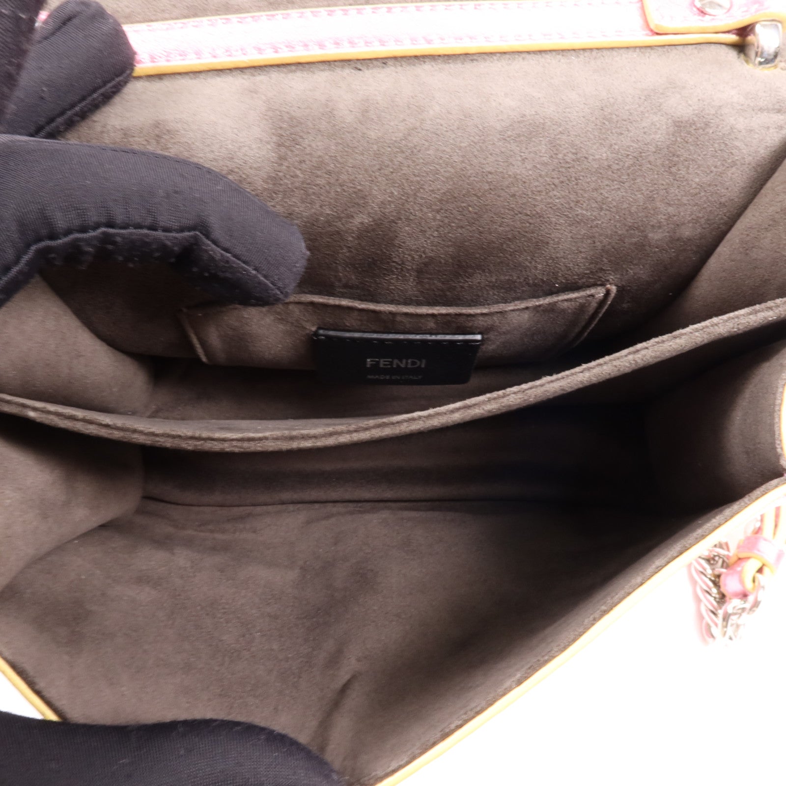 FENDI 牛皮皮革Ken I銀扣鏈帶肩背袋