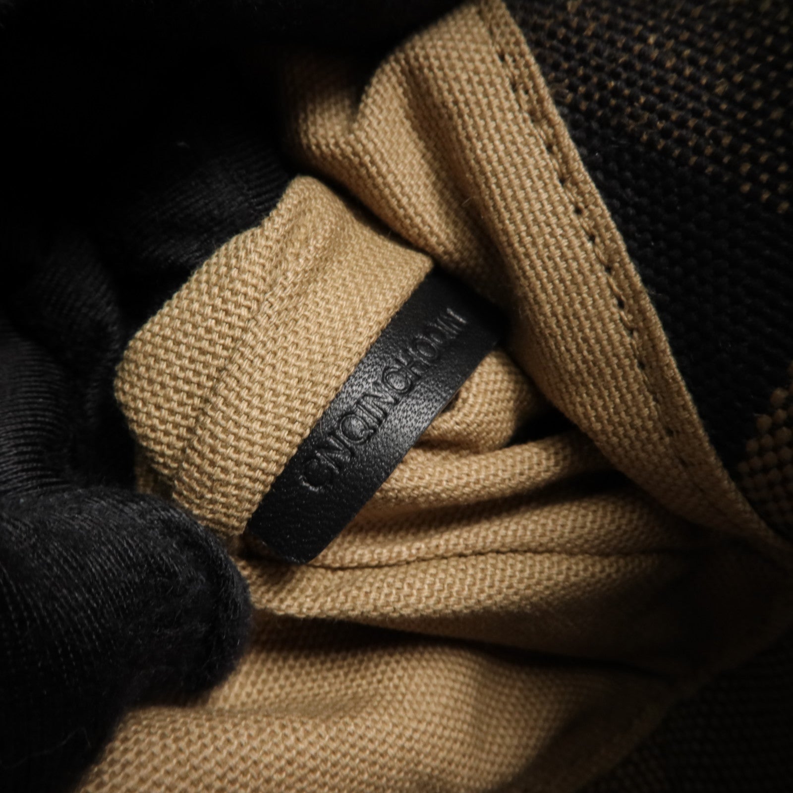 BURBERRY 牛皮皮革Ashby Leather Hobo金扣手挽肩背兩用袋