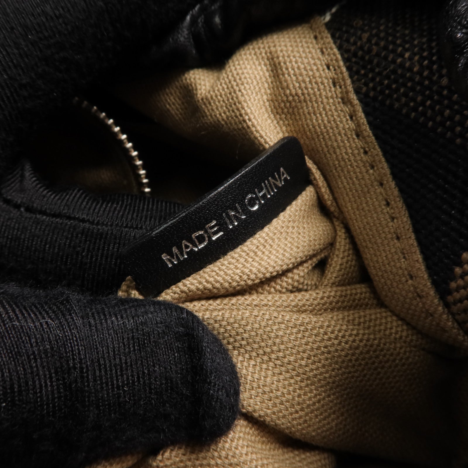 BURBERRY 牛皮皮革Ashby Leather Hobo金扣手挽肩背兩用袋