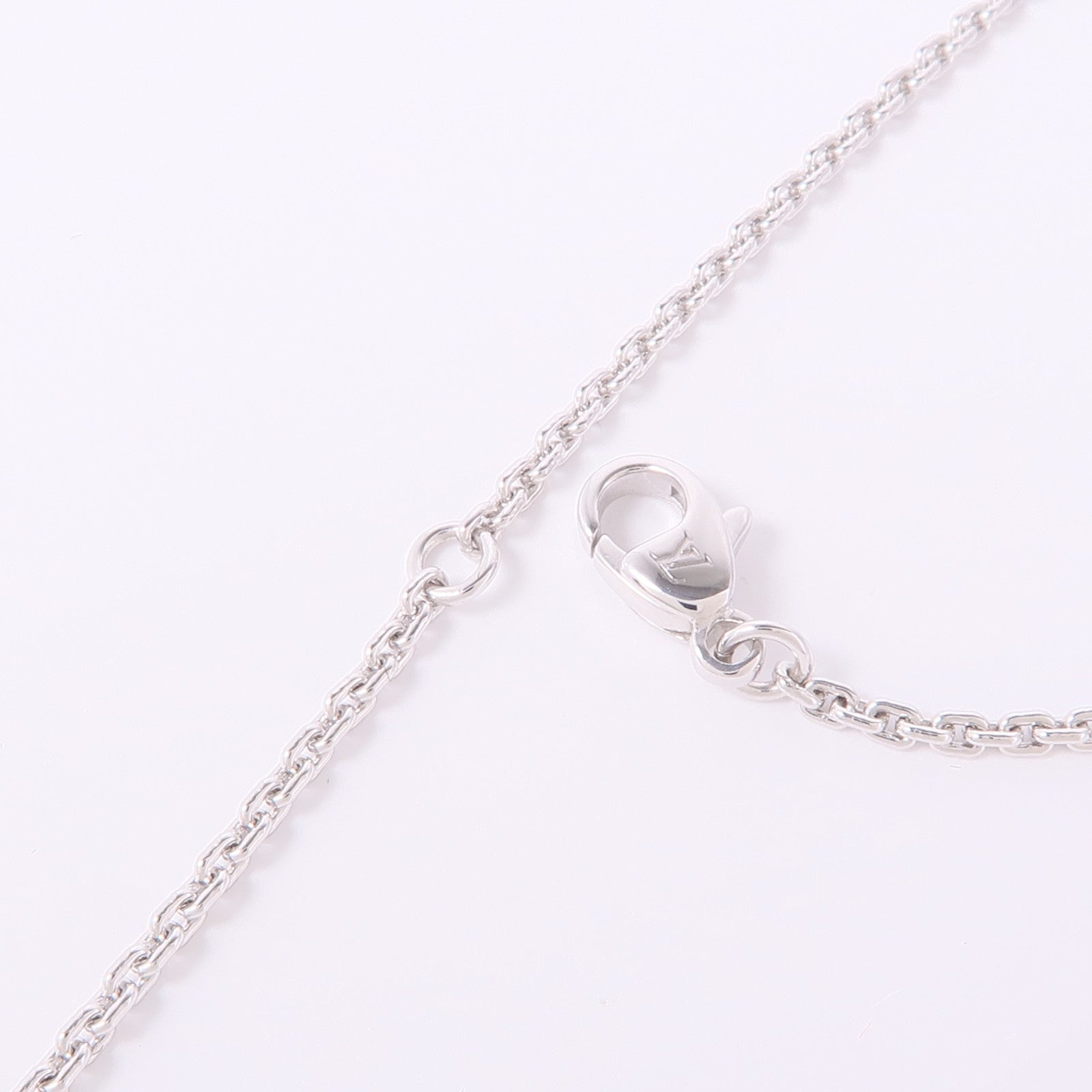 LOUIS VUITTON LV Medium Pendant Diamond Necklace Q93670 18K White Gold