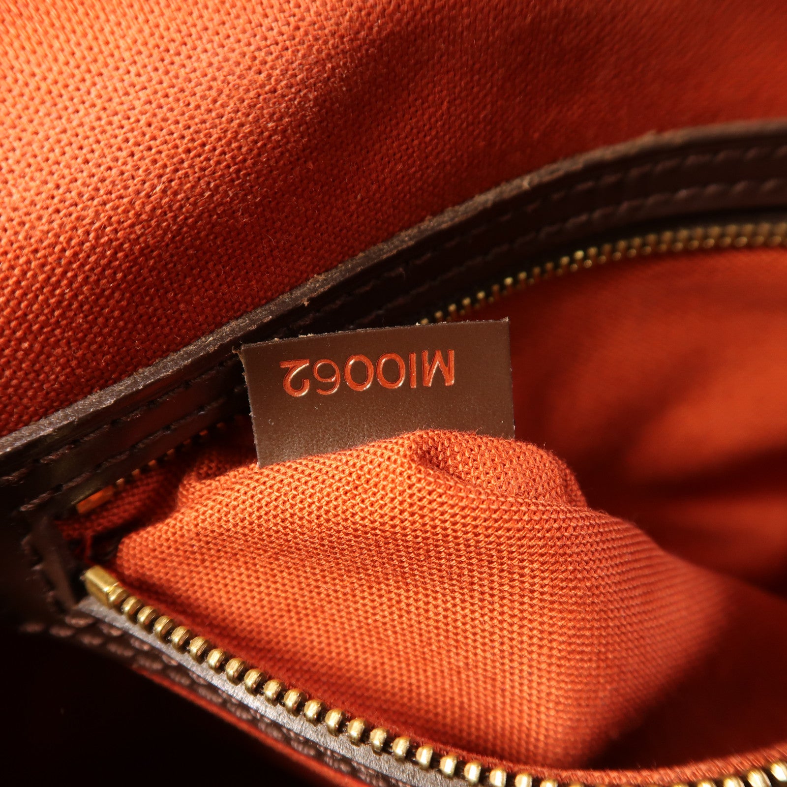 LOUIS VUITTON Damier Mini Looping金扣肩背袋