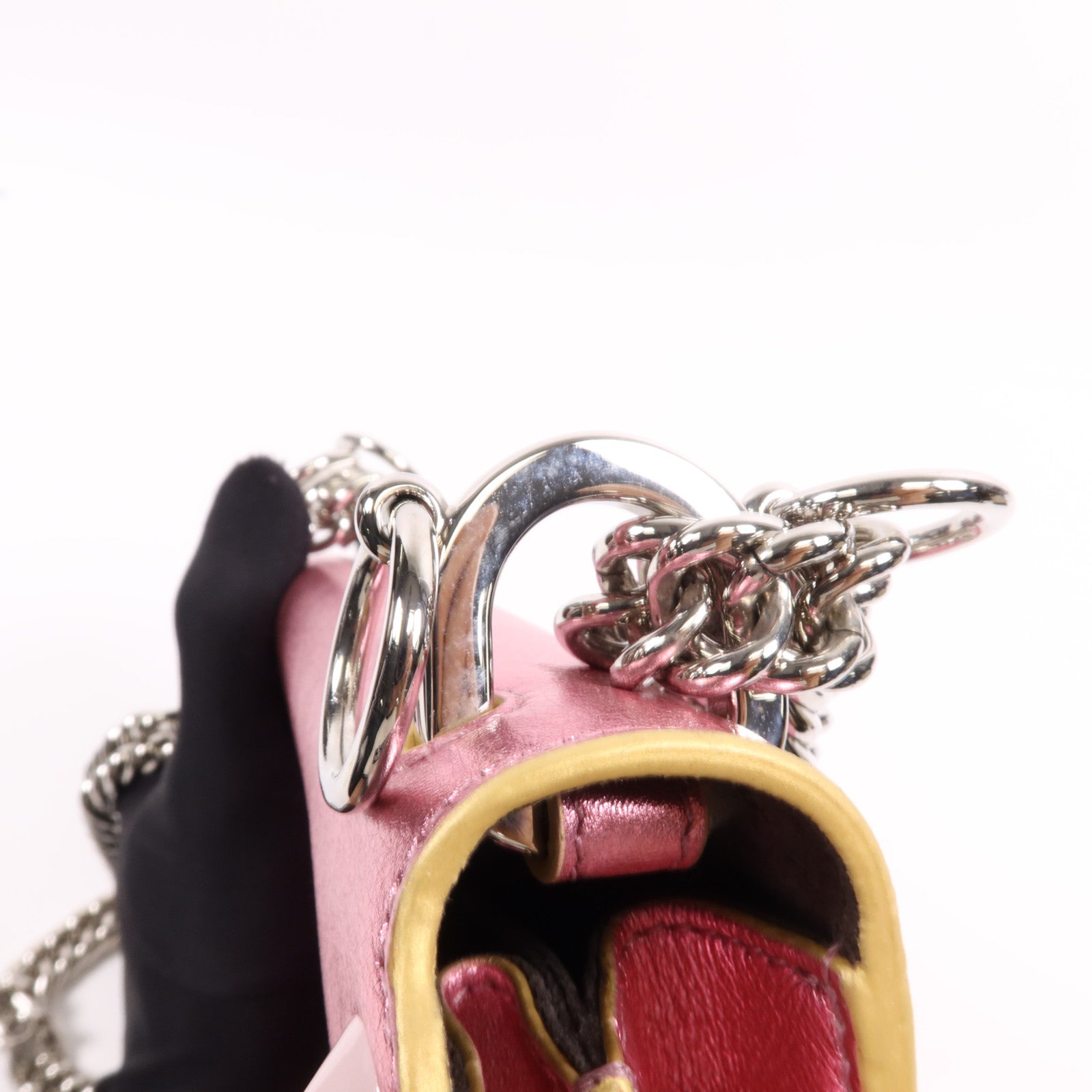 FENDI 牛皮皮革Ken I銀扣鏈帶肩背袋