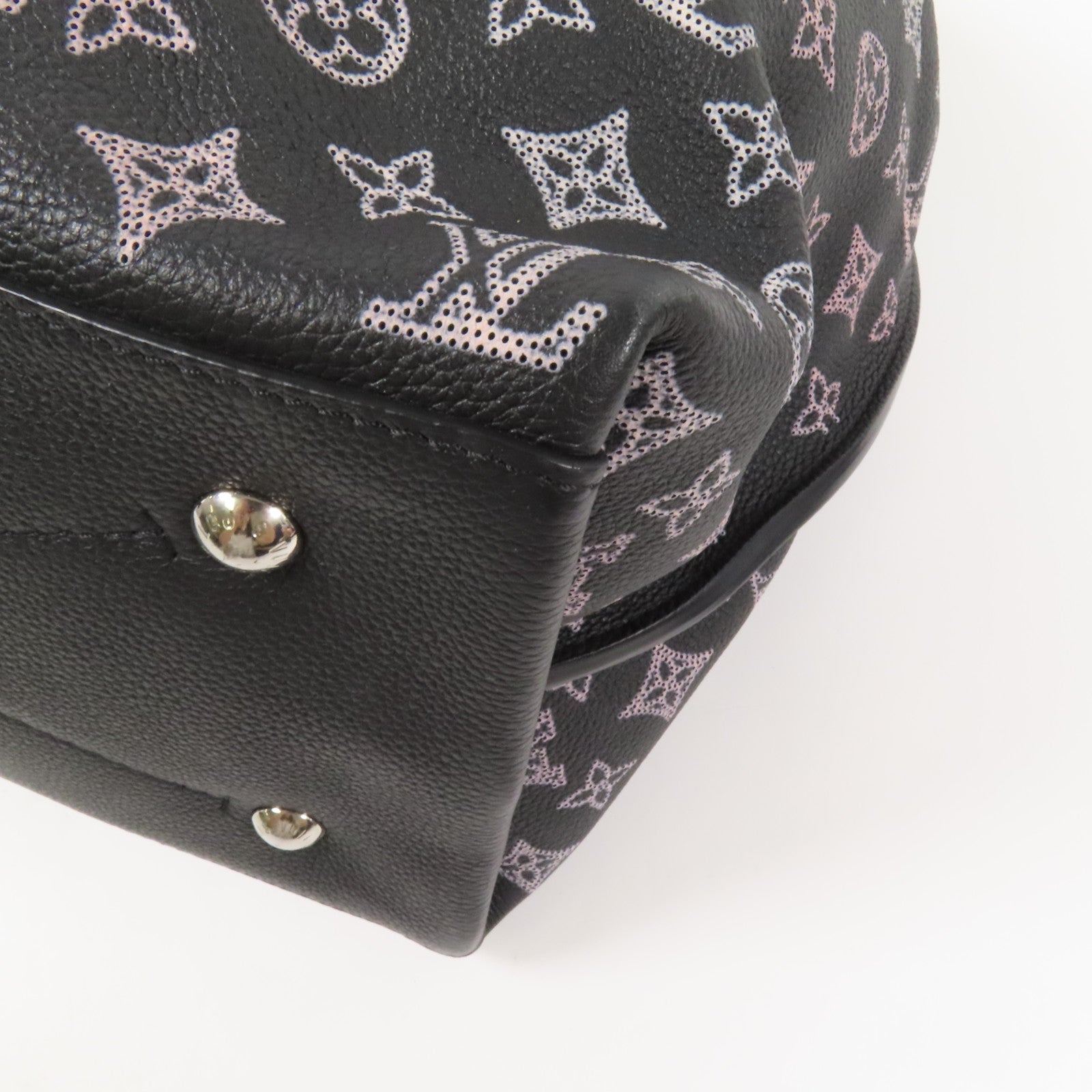 LOUIS VUITTON 牛皮皮革Mahina Carmel Hobo Bag銀扣肩背袋