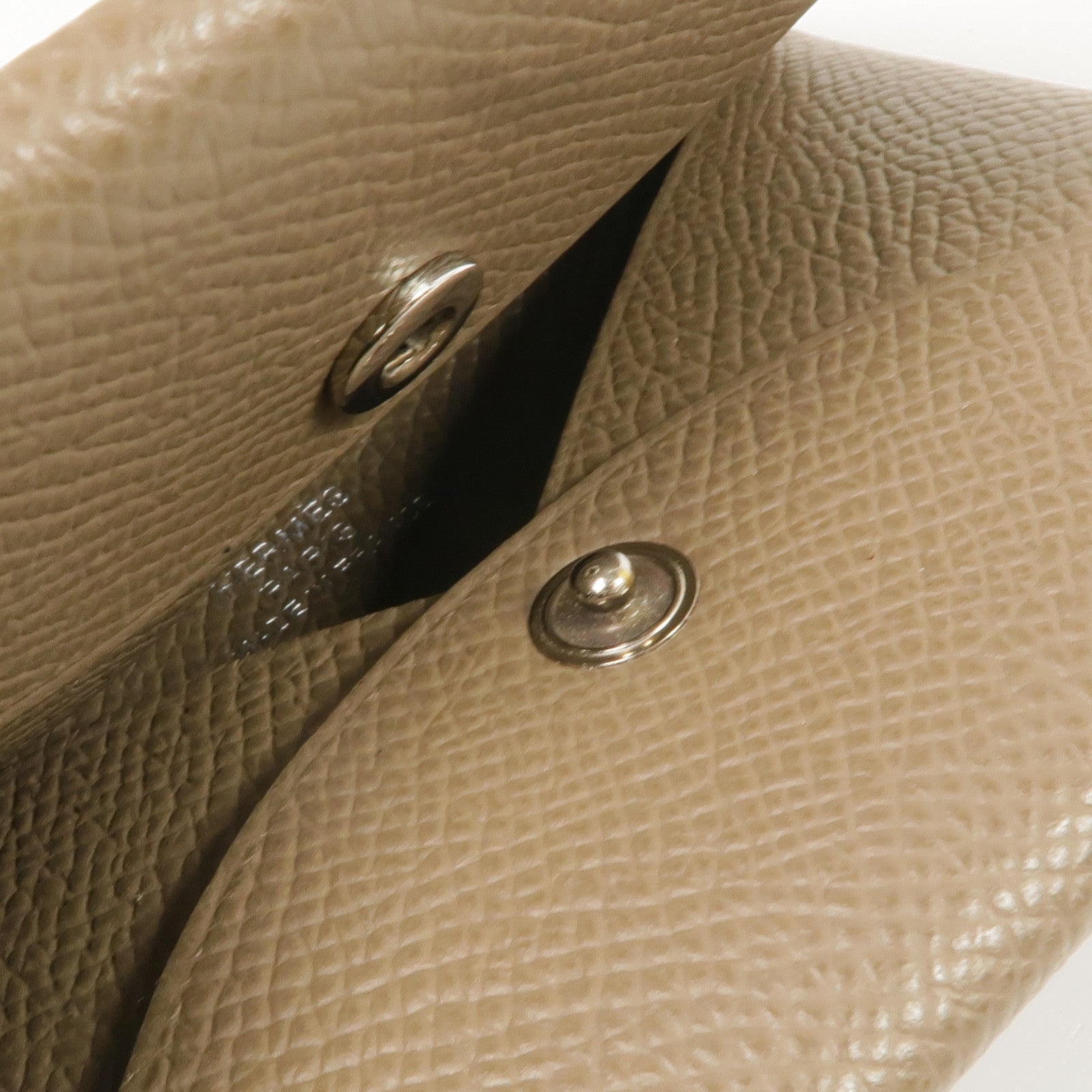 HERMES 【Hermes Fair】Epsom皮革Calvi Card Holder銀扣卡片套Etoupe