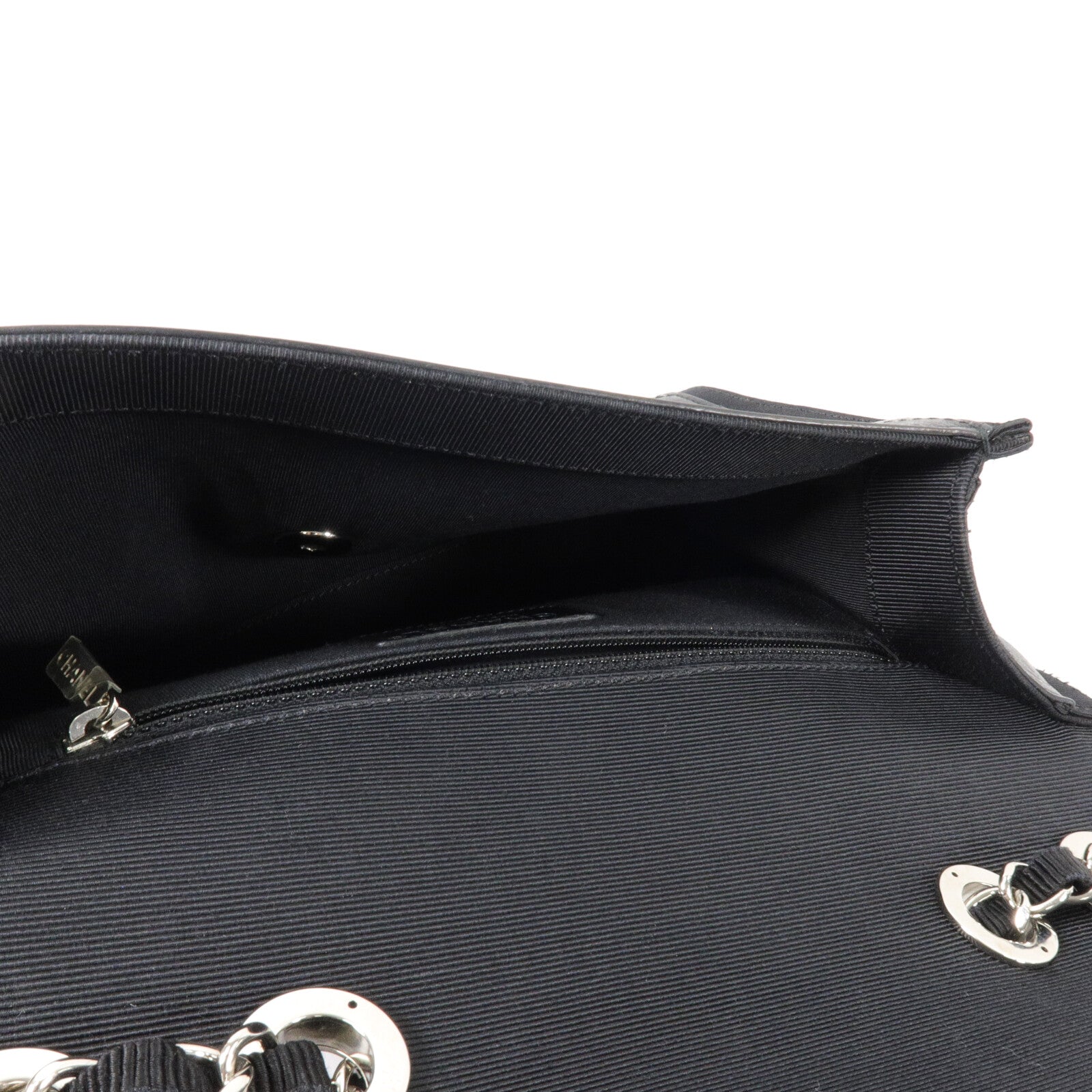 CHANEL 牛皮皮革Crumpled Flap Bag鏈帶肩背袋