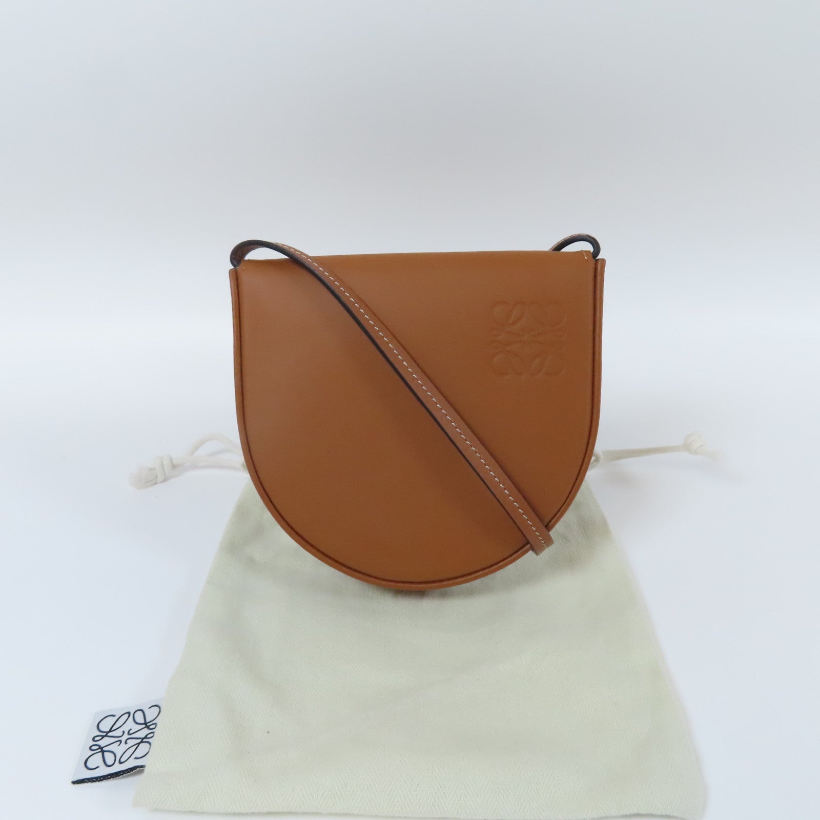 LOEWE 牛皮皮革Small Heel Shoulder Bag肩背袋啡色