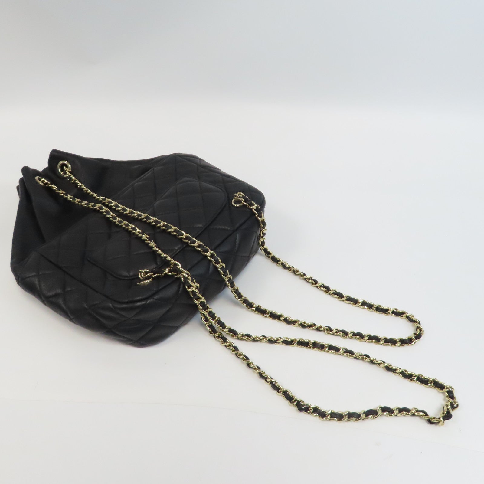 CHANEL 菱格羊皮皮革Backpack金扣鏈帶背包黑色
