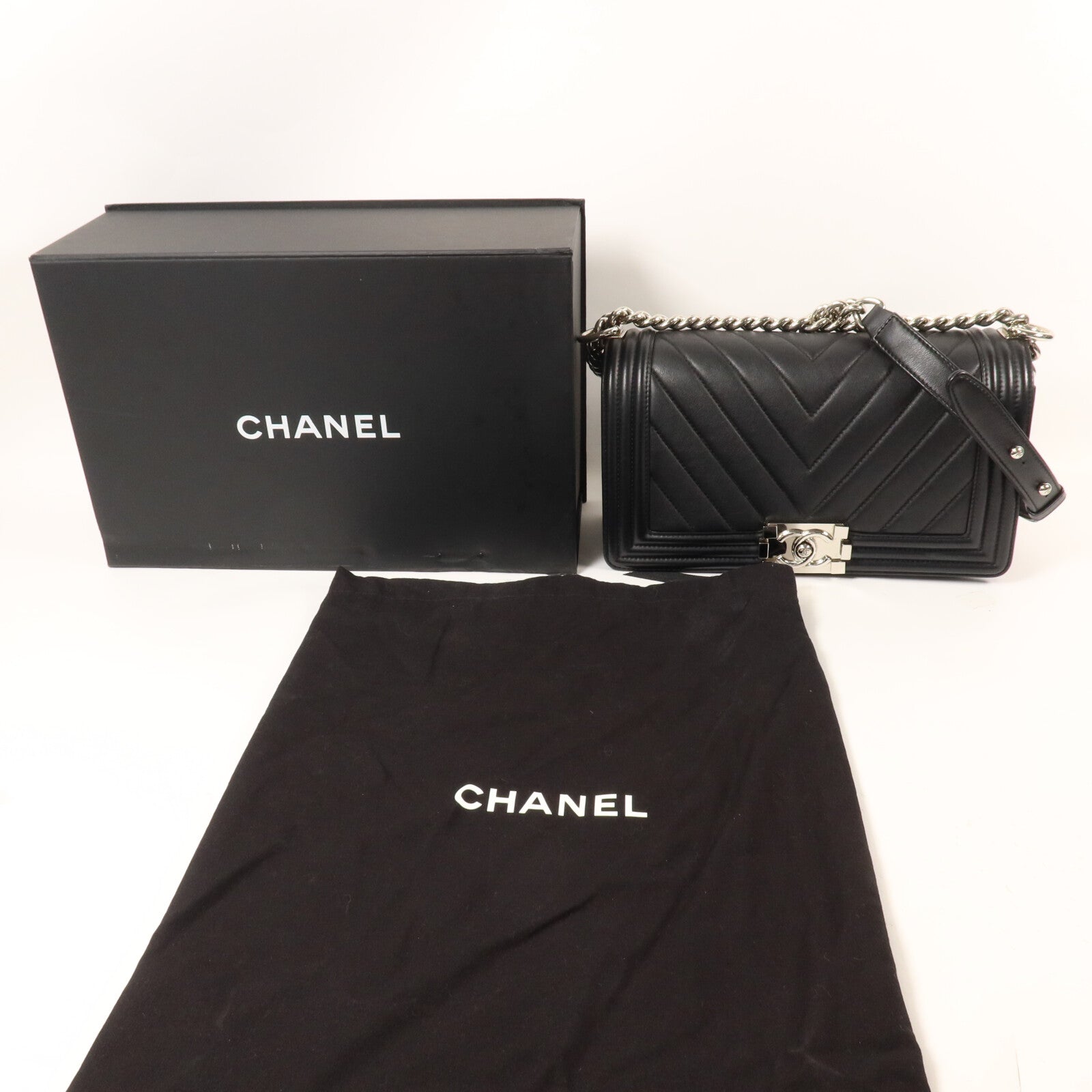 CHANEL 牛皮皮革Boy 25鏈帶肩背袋