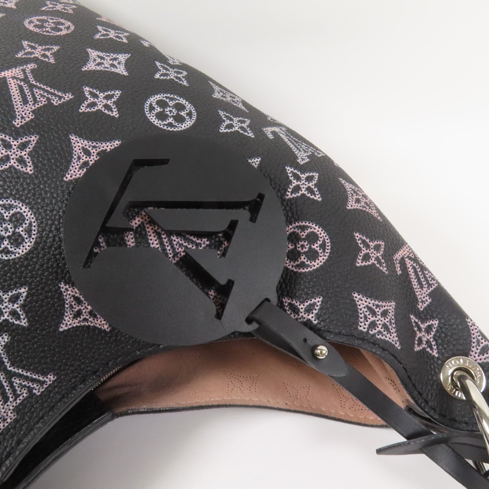 LOUIS VUITTON 牛皮皮革Mahina Carmel Hobo Bag銀扣肩背袋