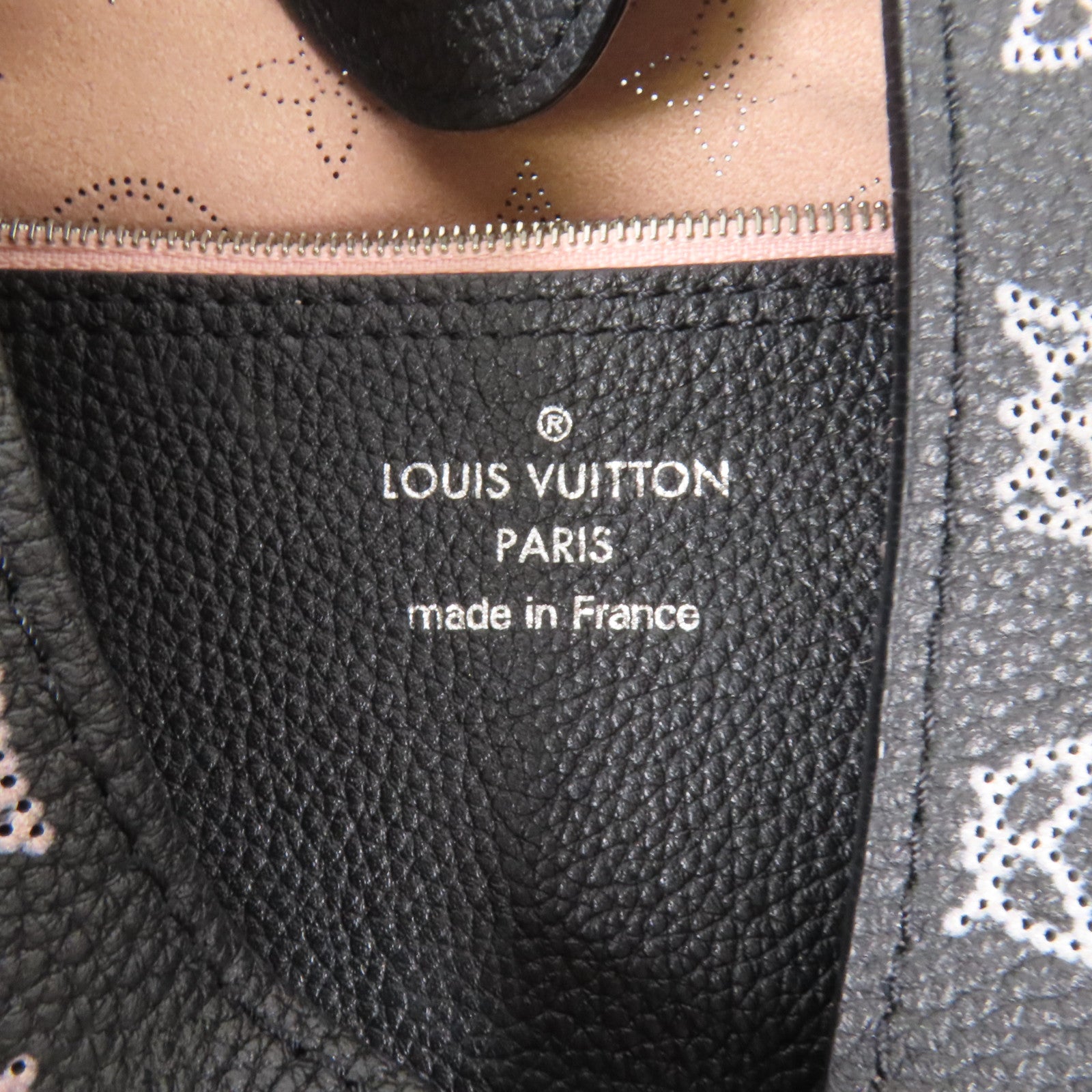 LOUIS VUITTON 牛皮皮革Mahina Carmel Hobo Bag銀扣肩背袋