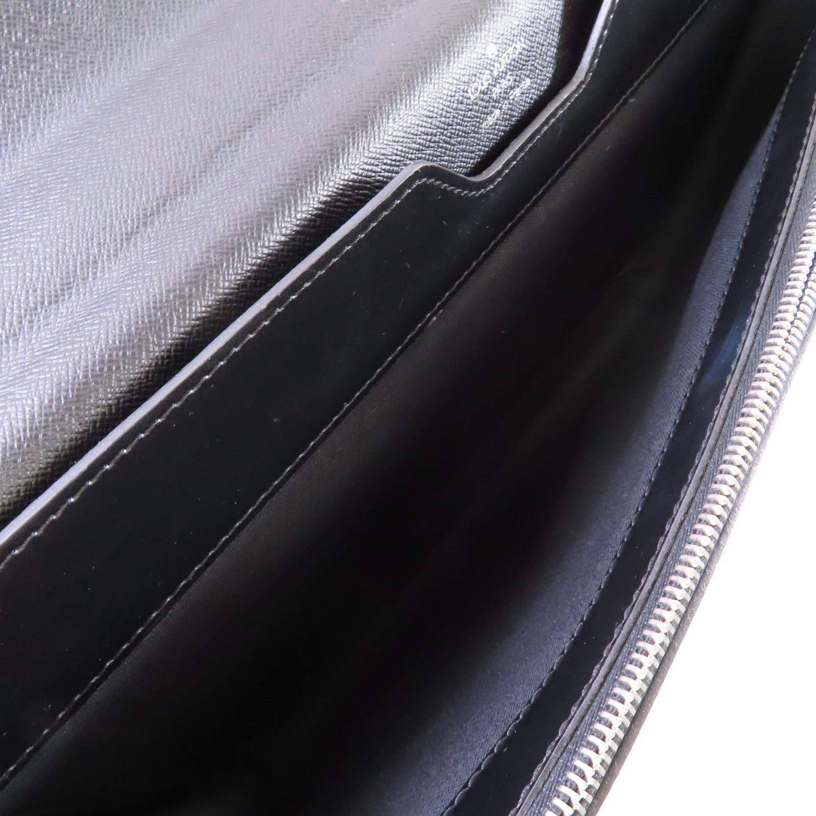 LOUIS VUITTON Taiga Serviette Moskova Business Bag銀扣公事包黑色