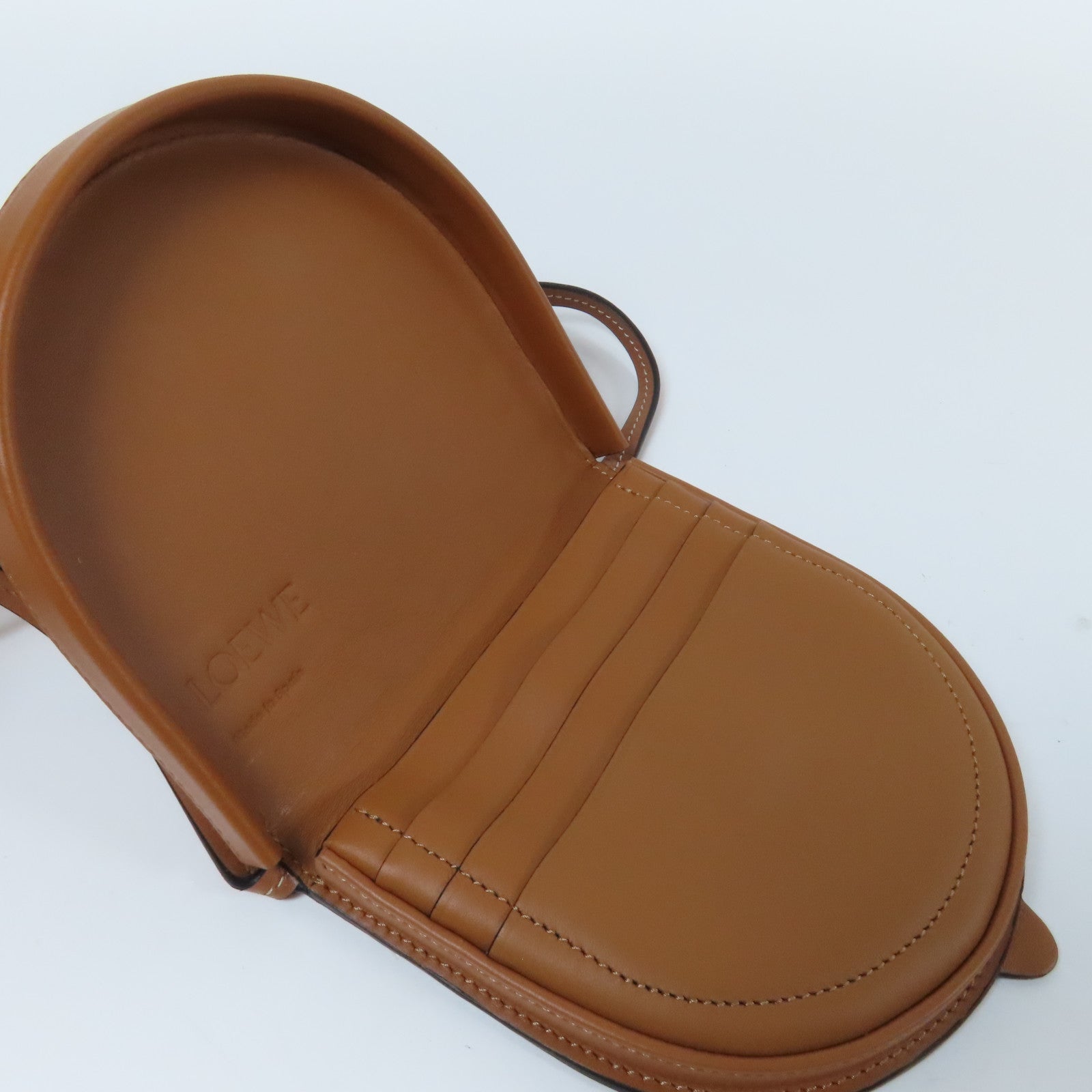 LOEWE 牛皮皮革Small Heel Shoulder Bag肩背袋啡色