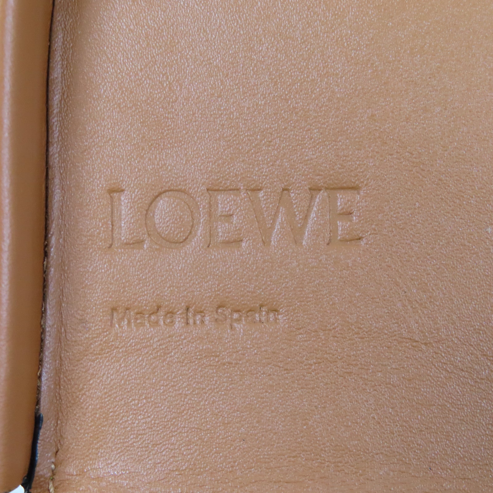 LOEWE 牛皮皮革Small Heel Shoulder Bag肩背袋啡色