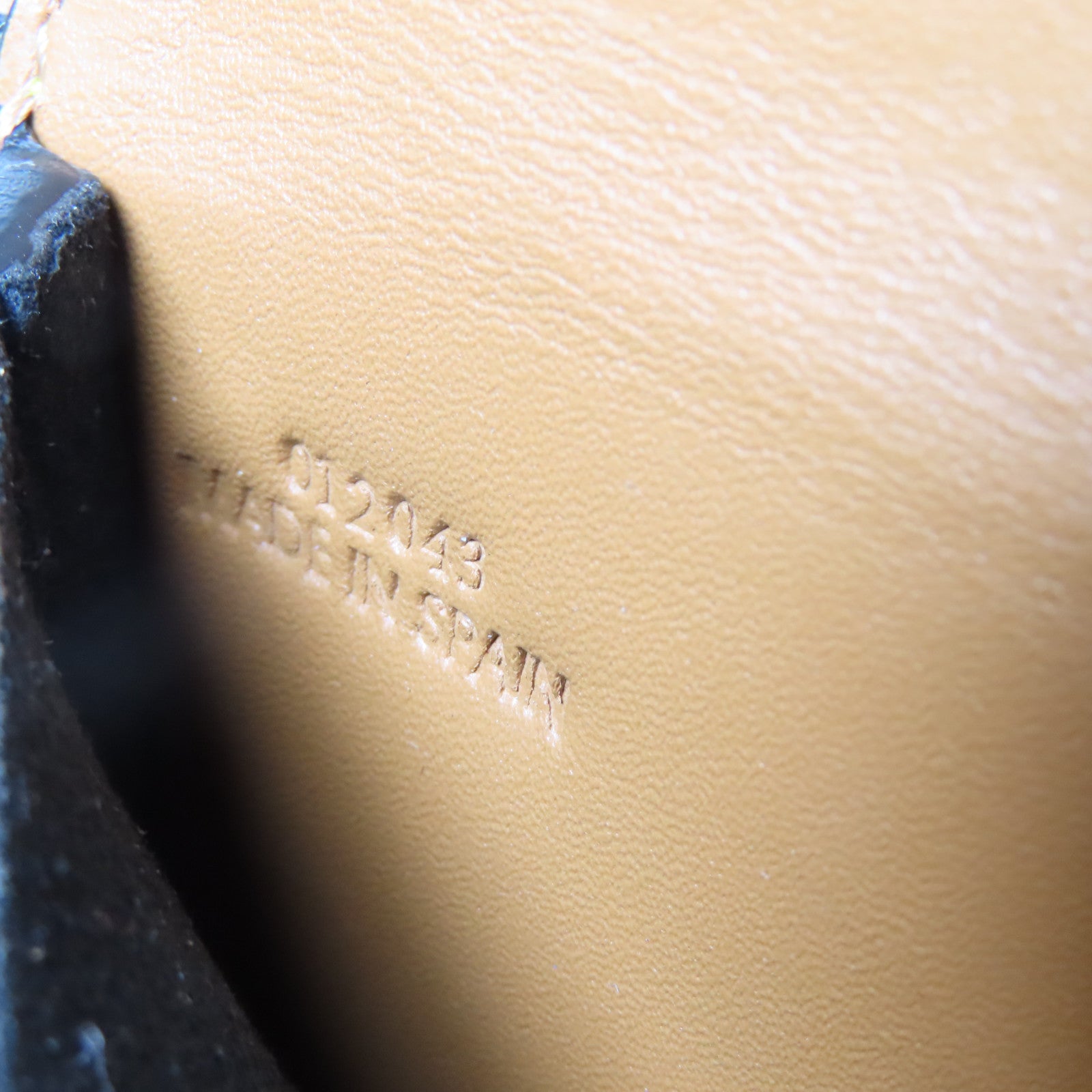 LOEWE 牛皮皮革Small Heel Shoulder Bag肩背袋啡色