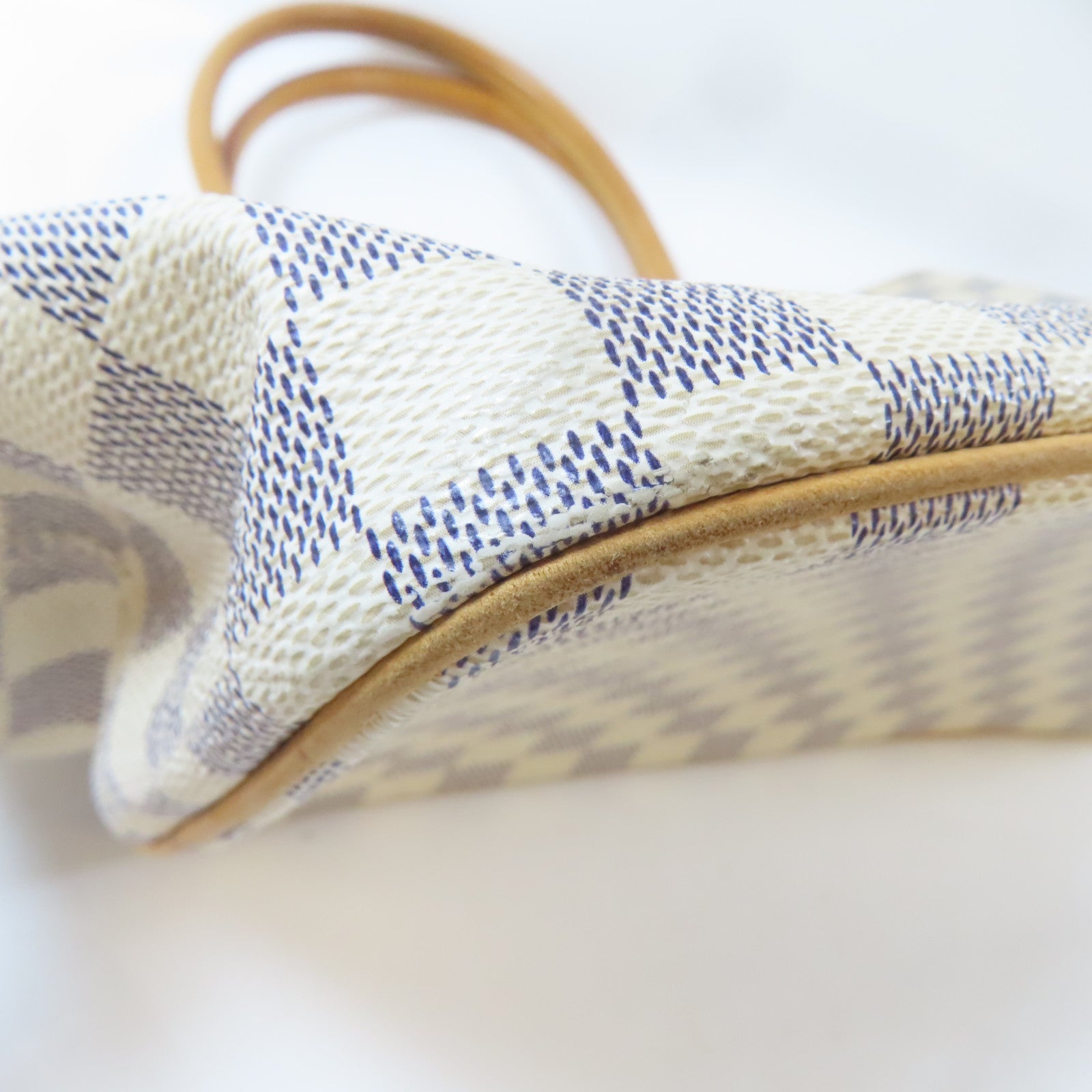 LOUIS VUITTON 【激減優惠】Damier Azur Saleya MM金扣手挽袋白色