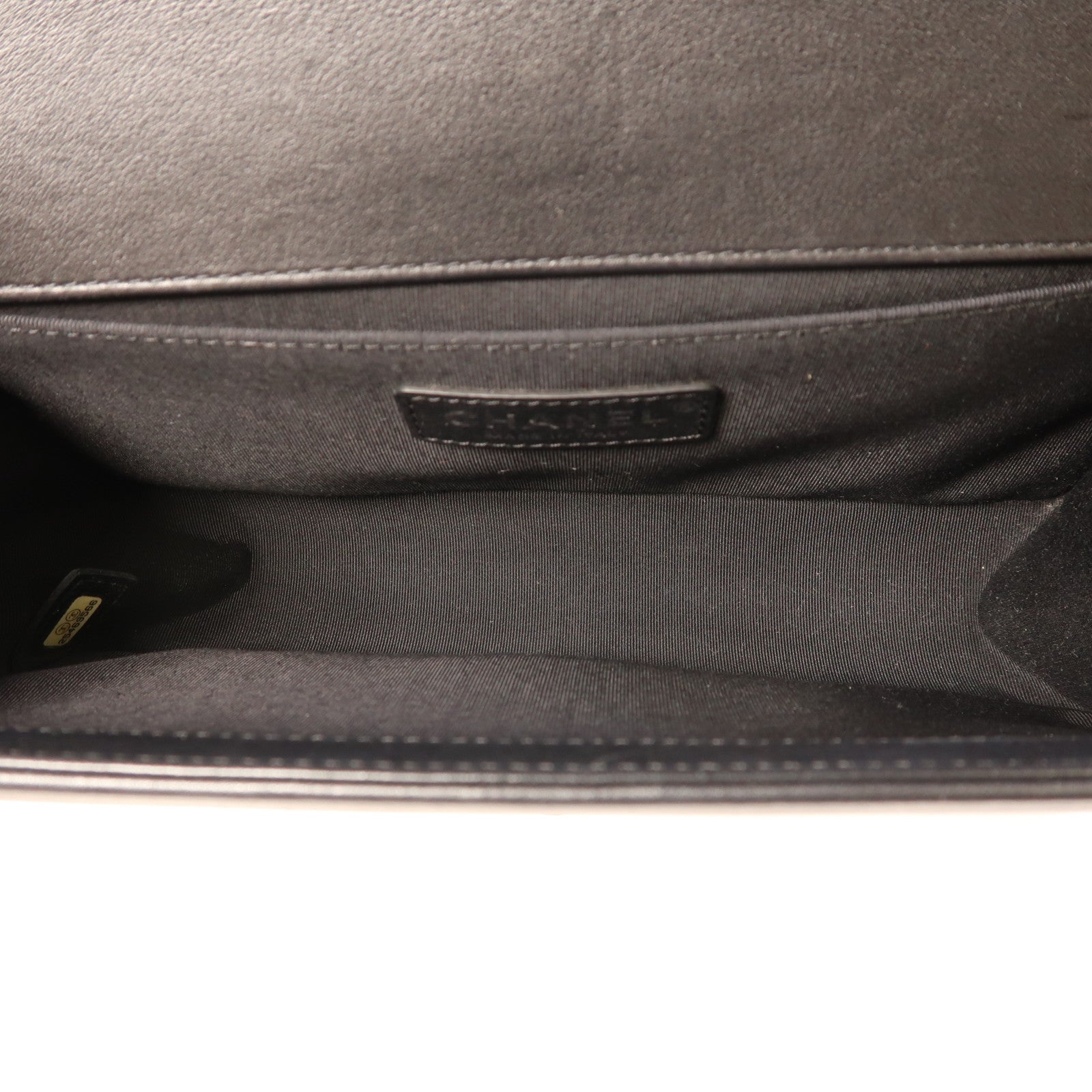 CHANEL 牛皮皮革Boy 25銀扣鏈帶肩背袋