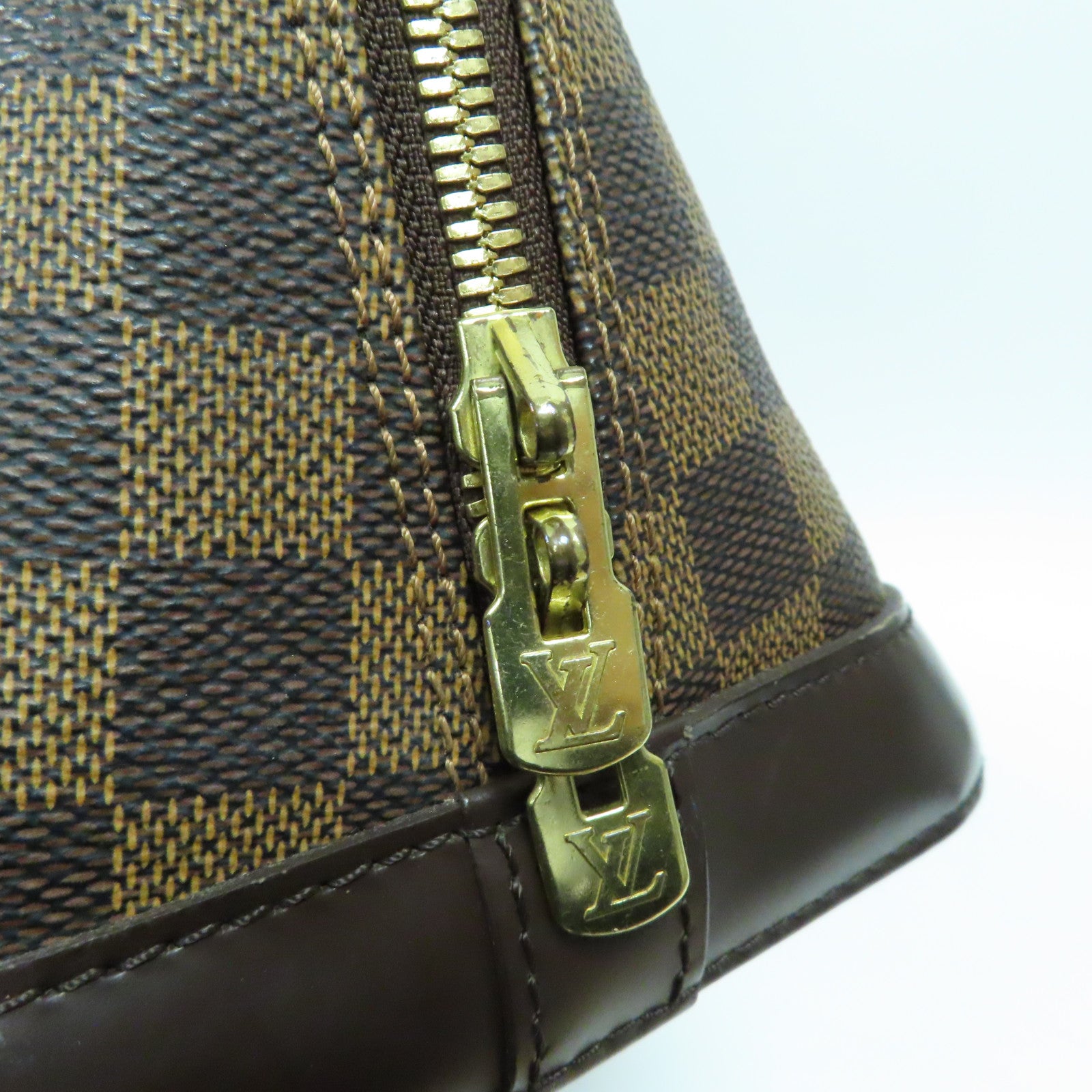 LOUIS VUITTON 【激減優惠】Damier Ebene Alma MM金扣手挽袋啡色