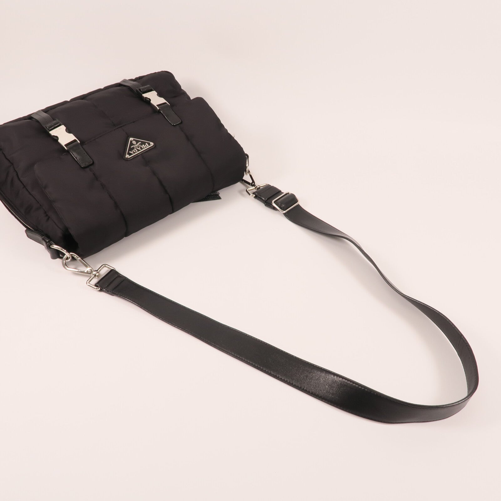 PRADA 尼龍Shoulder Bag銀扣肩背袋