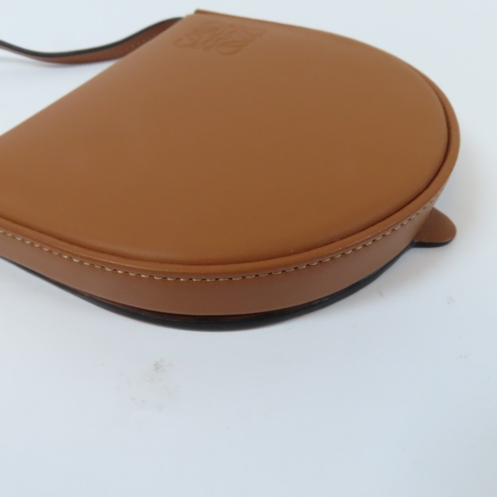 LOEWE 牛皮皮革Small Heel Shoulder Bag肩背袋啡色